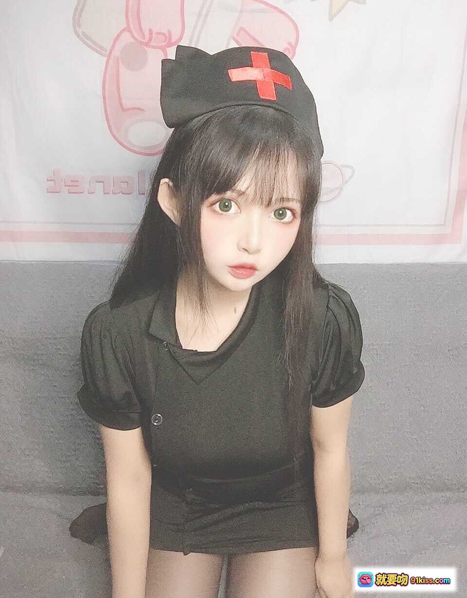 图片[3] - 黑猫猫OvO NO.021 护士喵自拍写真 19P 7MB 黑色护士装 红十字帽 长发美少女 萌系cosplay 甜美私房照 - 就要吻