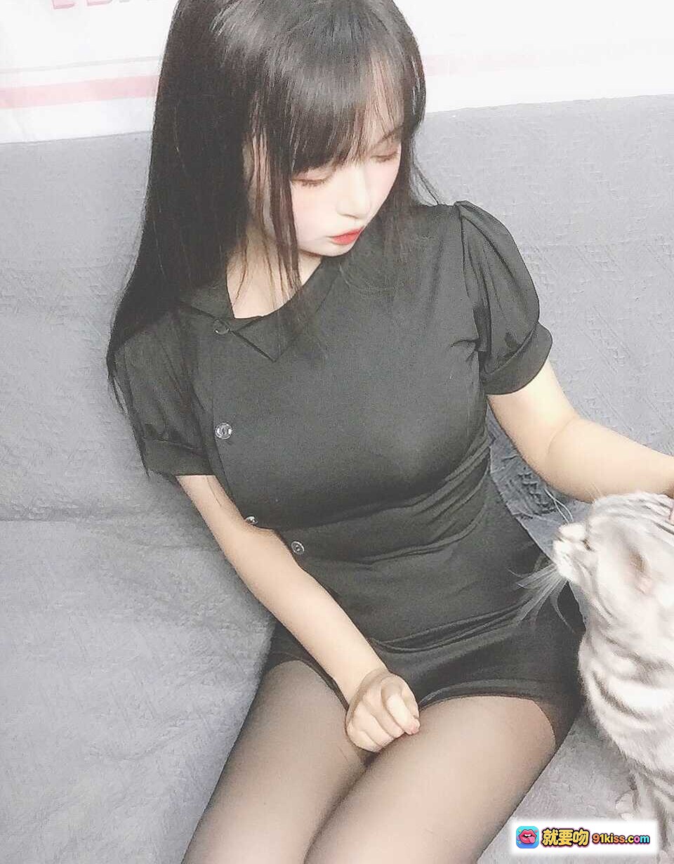 图片[7] - 黑猫猫OvO NO.021 护士喵自拍写真 19P 7MB 黑色护士装 红十字帽 长发美少女 萌系cosplay 甜美私房照 - 就要吻