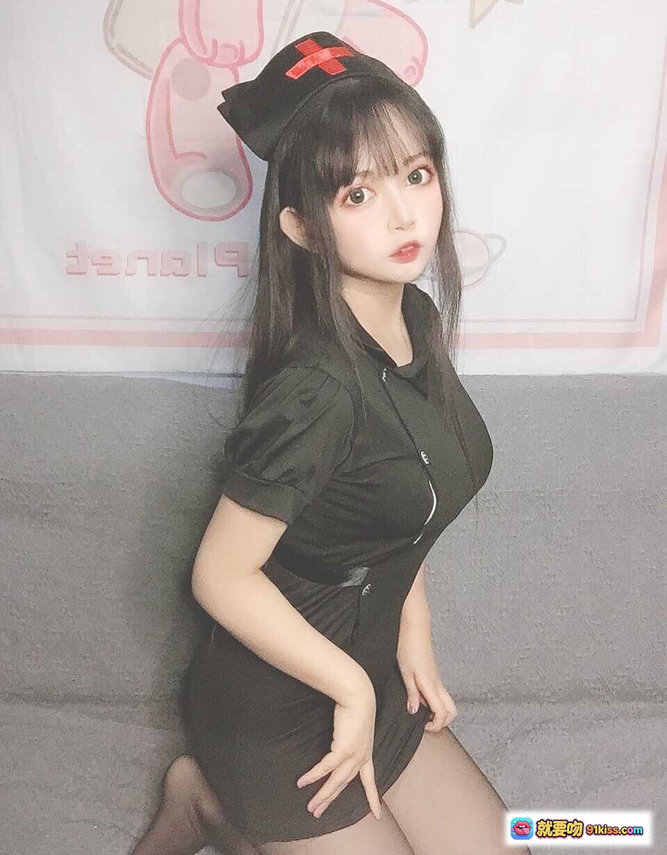 图片[4] - 黑猫猫OvO NO.021 护士喵自拍写真 19P 7MB 黑色护士装 红十字帽 长发美少女 萌系cosplay 甜美私房照 - 就要吻