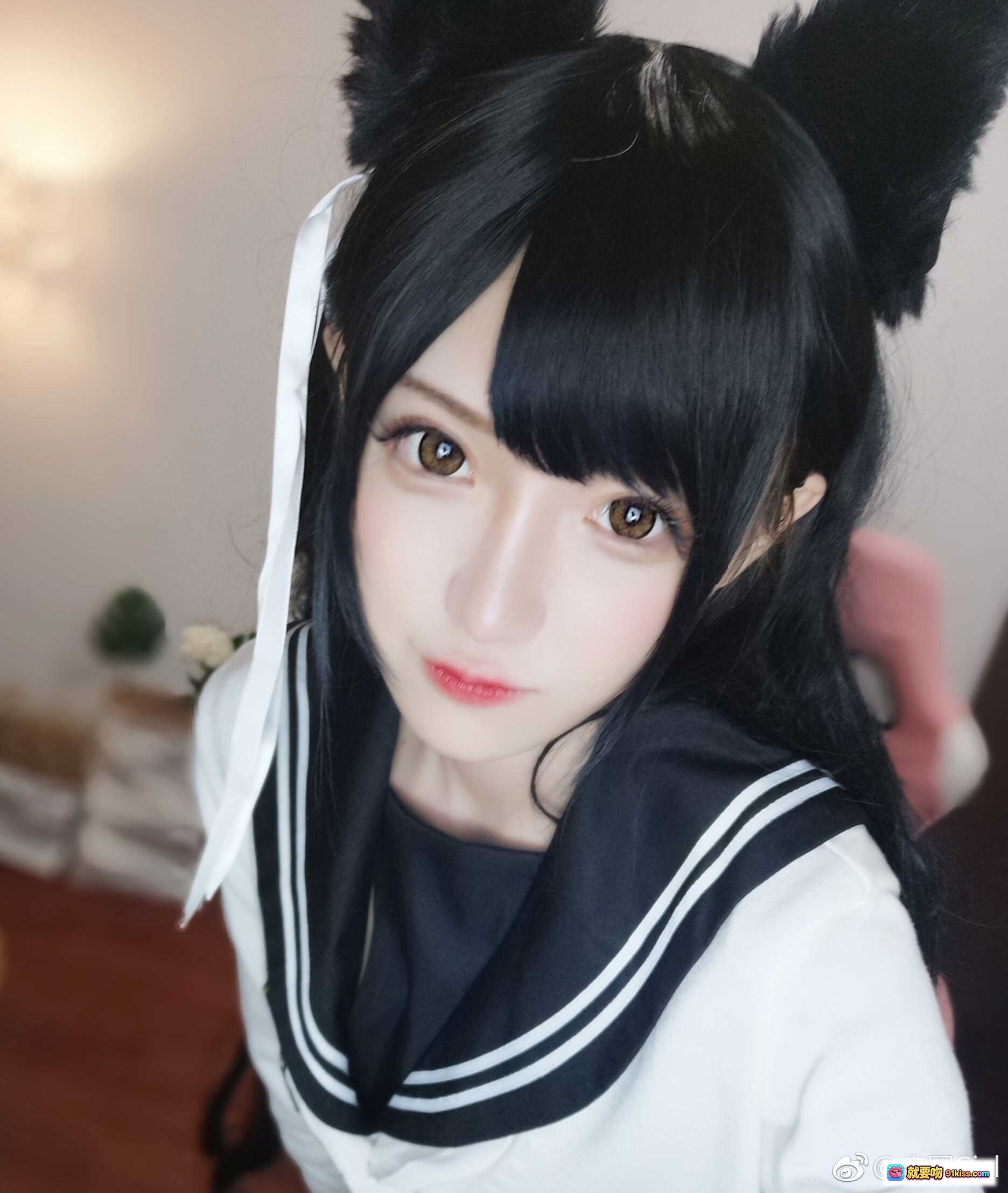 腐团儿cos碧蓝航线角色，黑发猫耳水手服造型，温柔眼神直视镜头，甜美可爱风格写真 - 就要吻