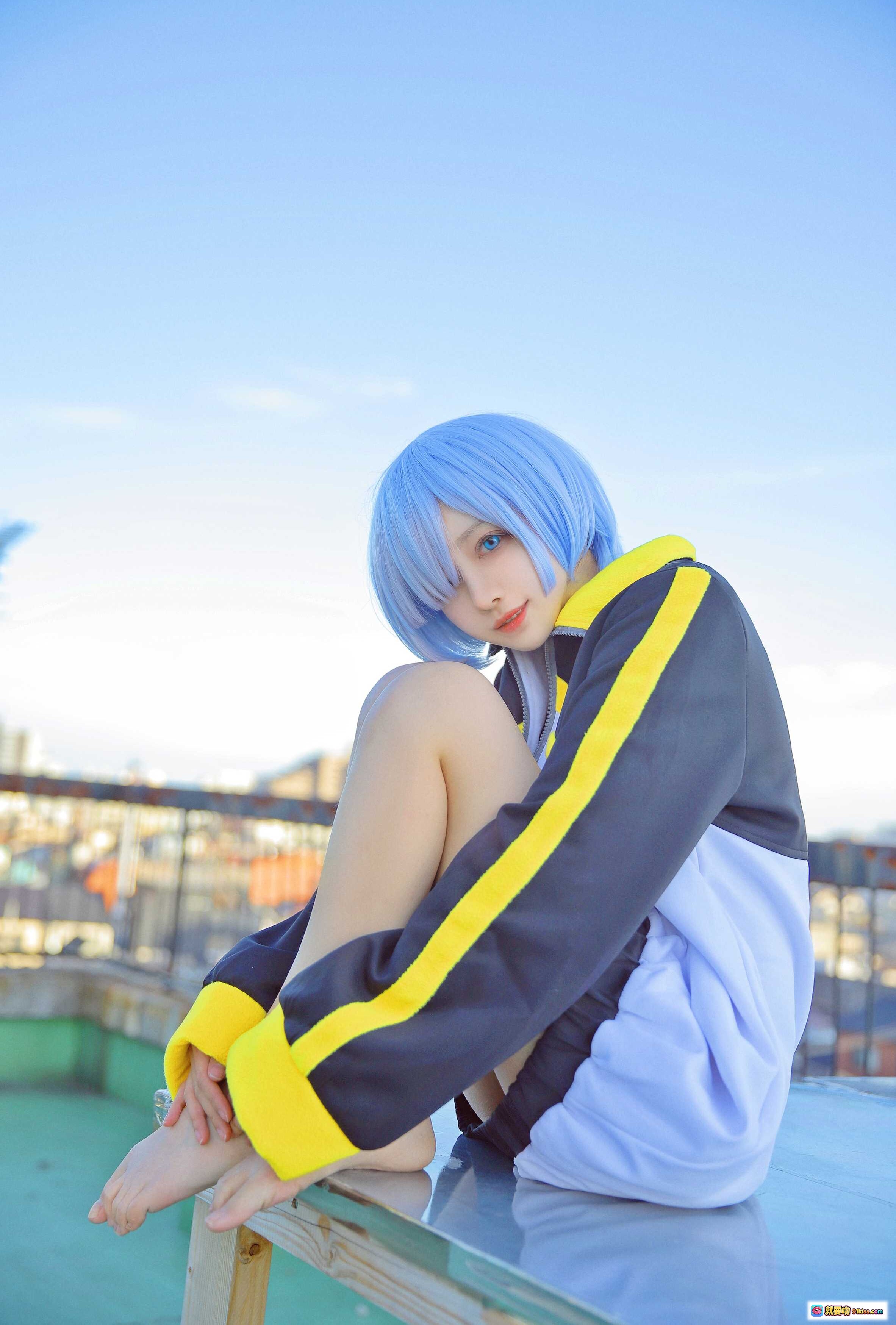 图片[4] - Shika小鹿鹿NO.065蕾姆天台Cosplay蓝发少女运动服写真12P高清图集 - 就要吻