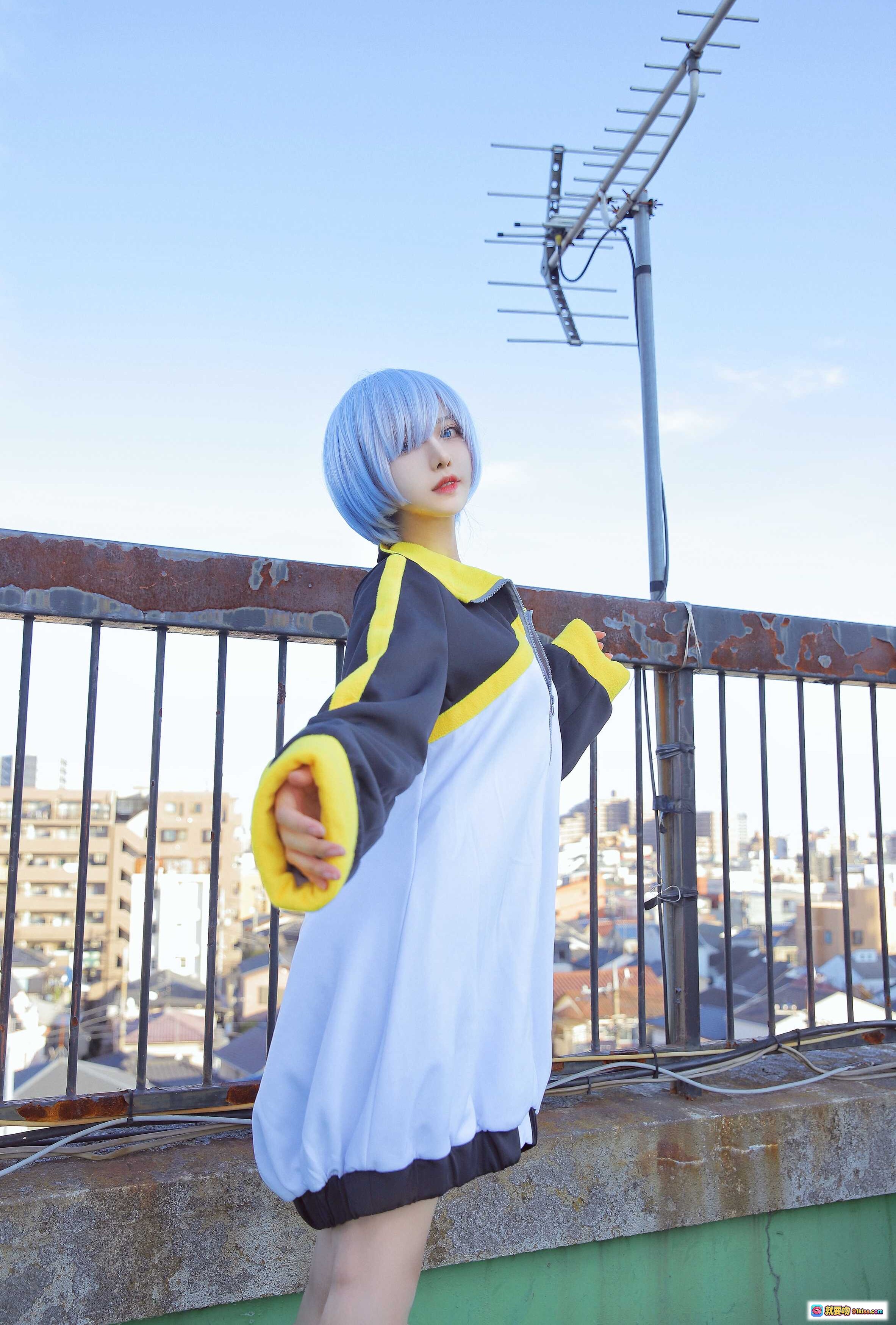 图片[6] - Shika小鹿鹿NO.065蕾姆天台Cosplay蓝发少女运动服写真12P高清图集 - 就要吻