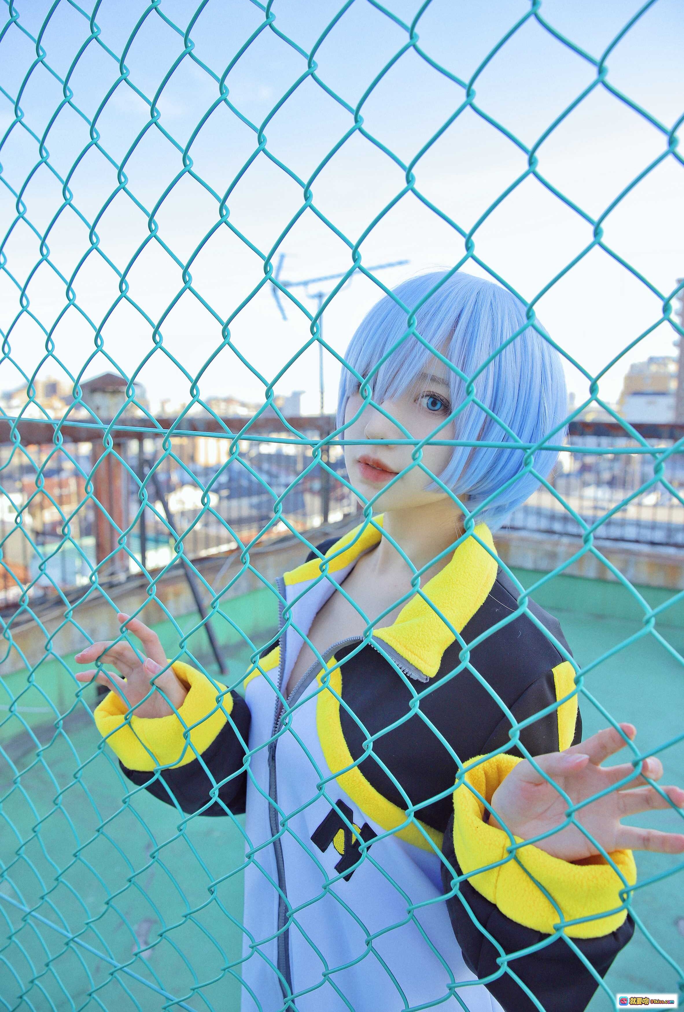 图片[9] - Shika小鹿鹿NO.065蕾姆天台Cosplay蓝发少女运动服写真12P高清图集 - 就要吻