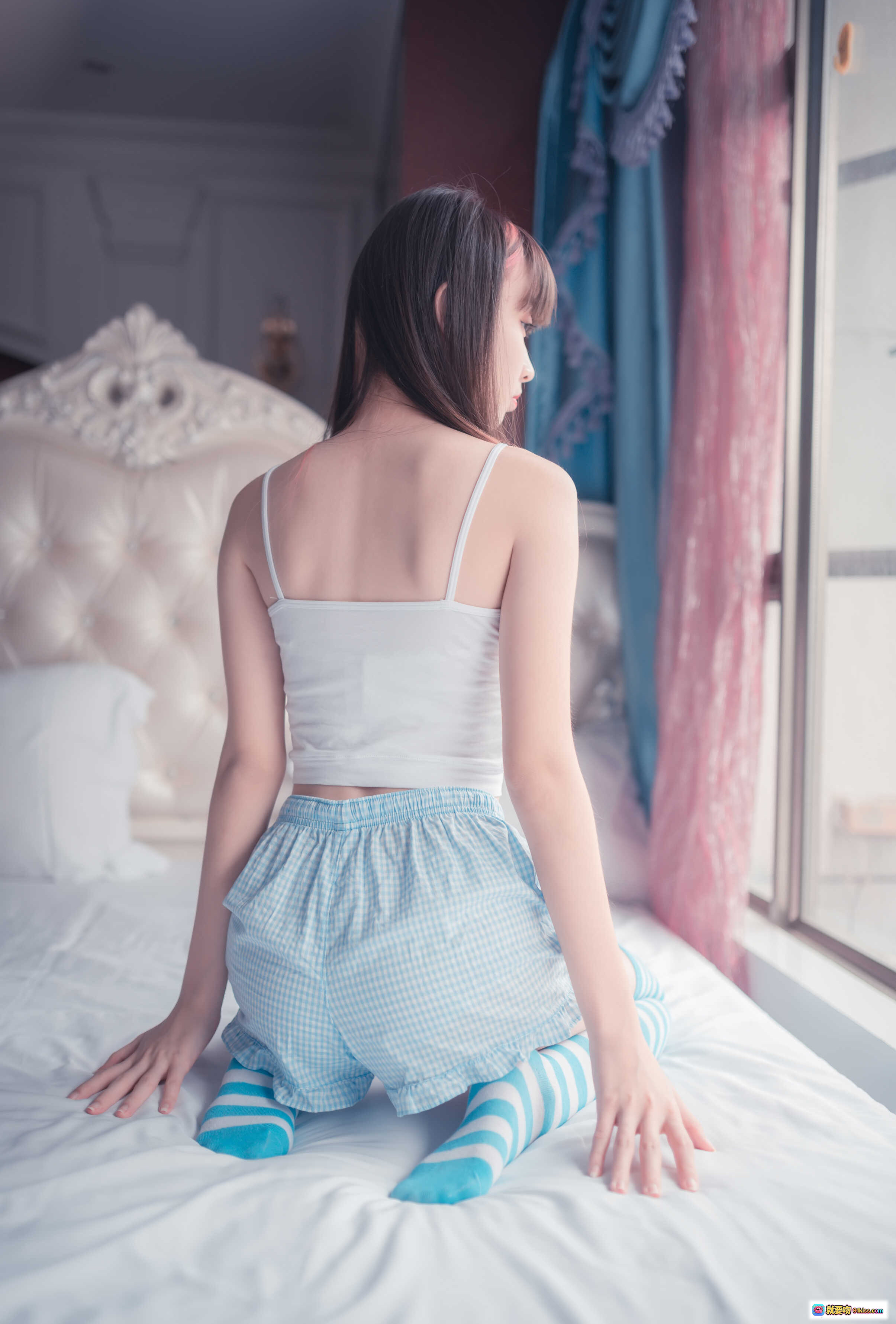 图片[7] - 祖木子NO.007蓝白条纹丝袜小可爱写真｜甜美少女床照｜清新居家风｜50P高清图集 - 就要吻