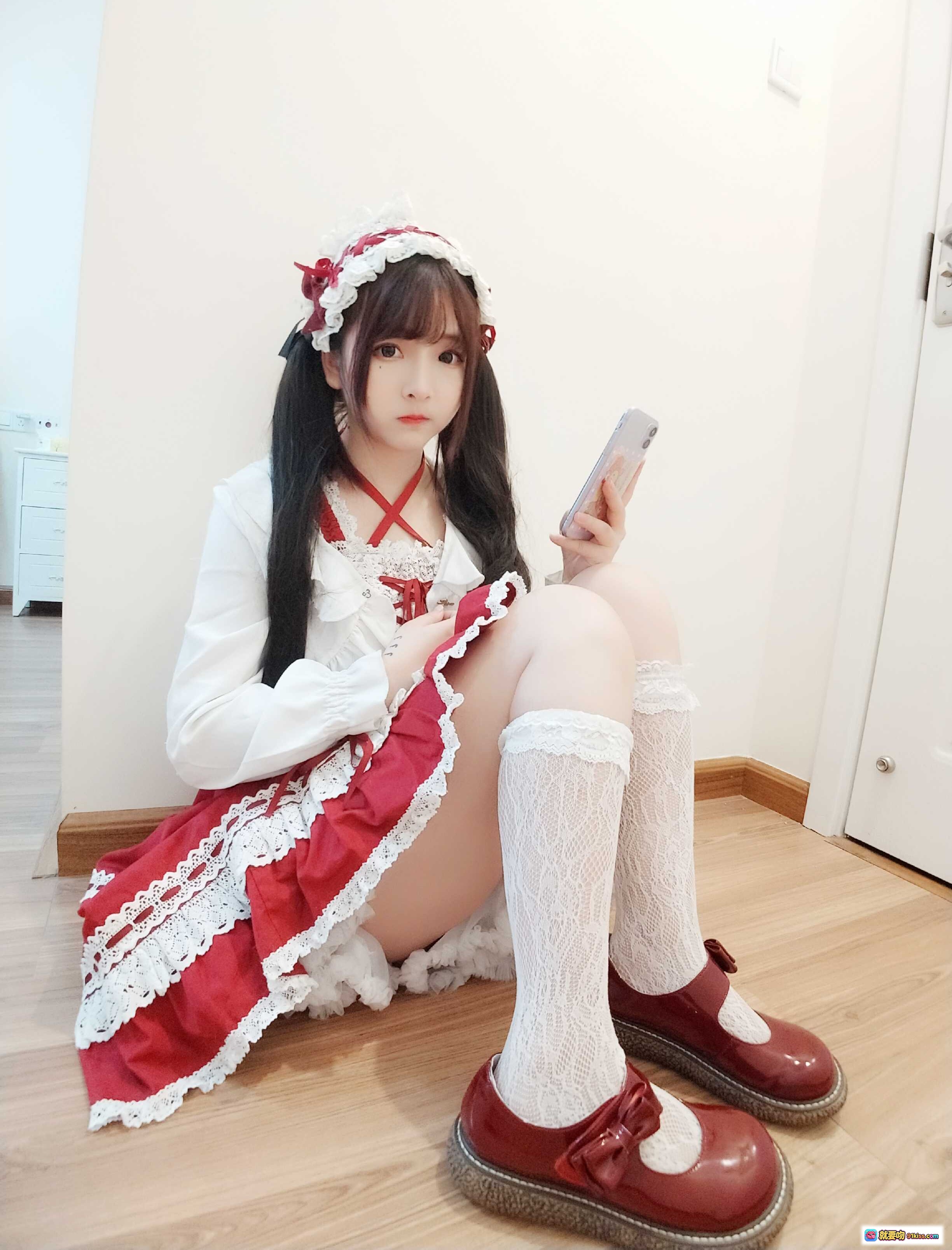 图片[2] - 古川定制VOL.004洛丽塔红白女仆装写真 40P高清美图 白袜玛丽珍鞋蕾丝边裙摆少女风穿搭 - 就要吻