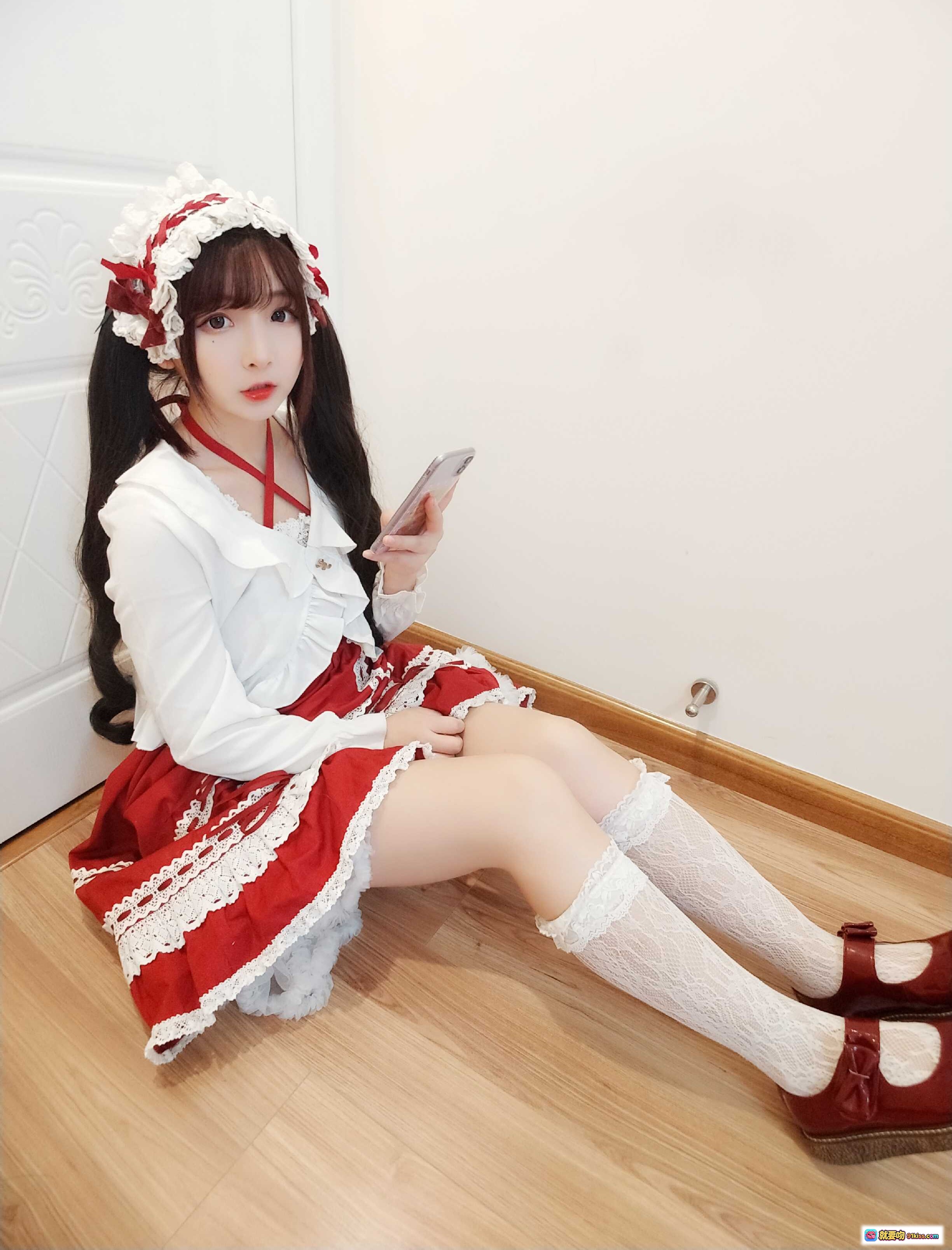 古川定制VOL.004洛丽塔红白女仆装写真 40P高清美图 白袜玛丽珍鞋蕾丝边裙摆少女风穿搭 - 就要吻