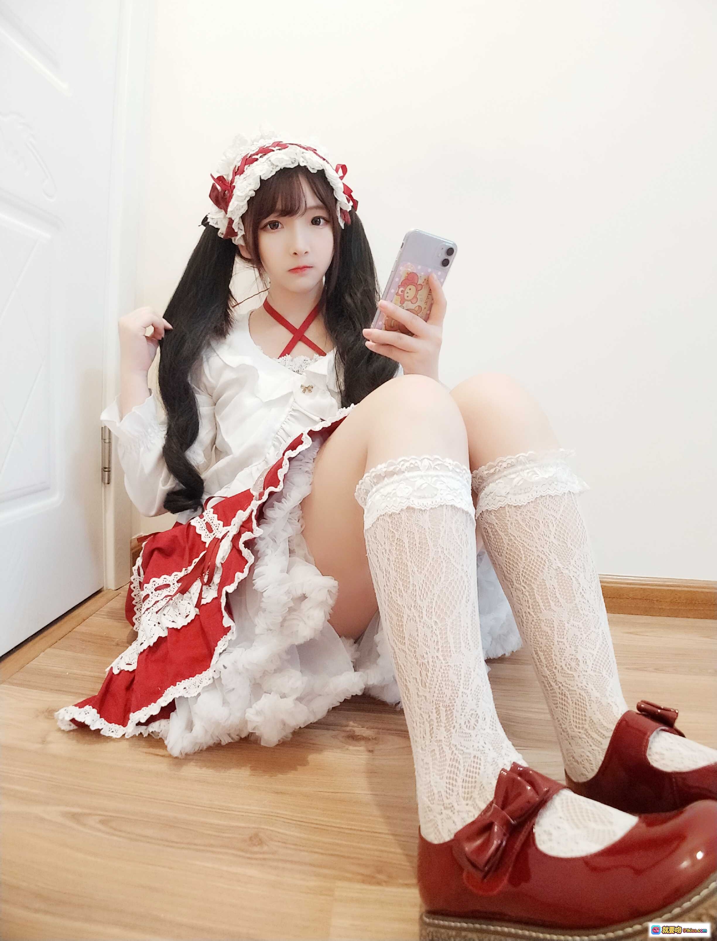 图片[5] - 古川定制VOL.004洛丽塔红白女仆装写真 40P高清美图 白袜玛丽珍鞋蕾丝边裙摆少女风穿搭 - 就要吻