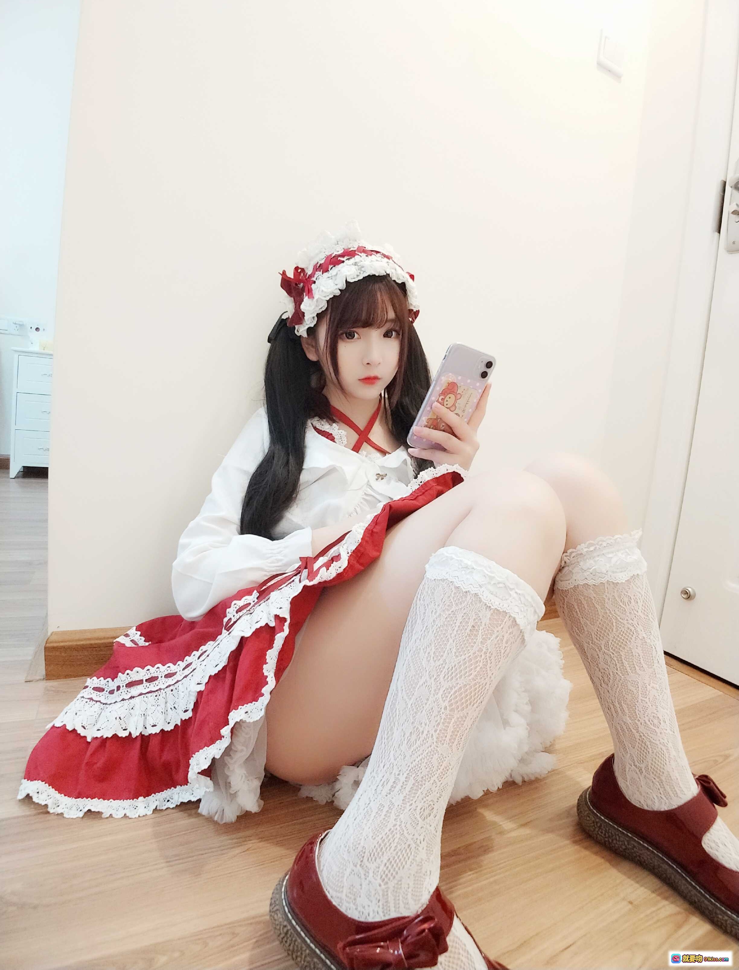 图片[10] - 古川定制VOL.004洛丽塔红白女仆装写真 40P高清美图 白袜玛丽珍鞋蕾丝边裙摆少女风穿搭 - 就要吻