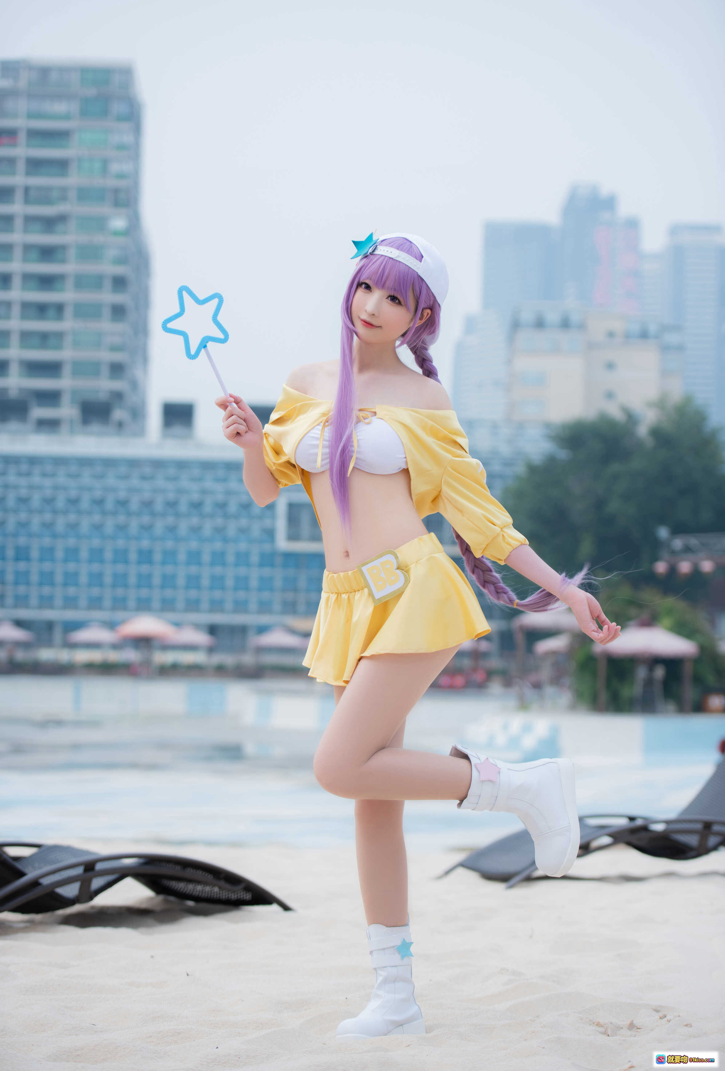 图片[8] - 南宫NO.002 BB紫发双马尾cosplay沙滩写真 黄色露脐上衣短裙 白色高筒靴 清新夏日风格 - 就要吻