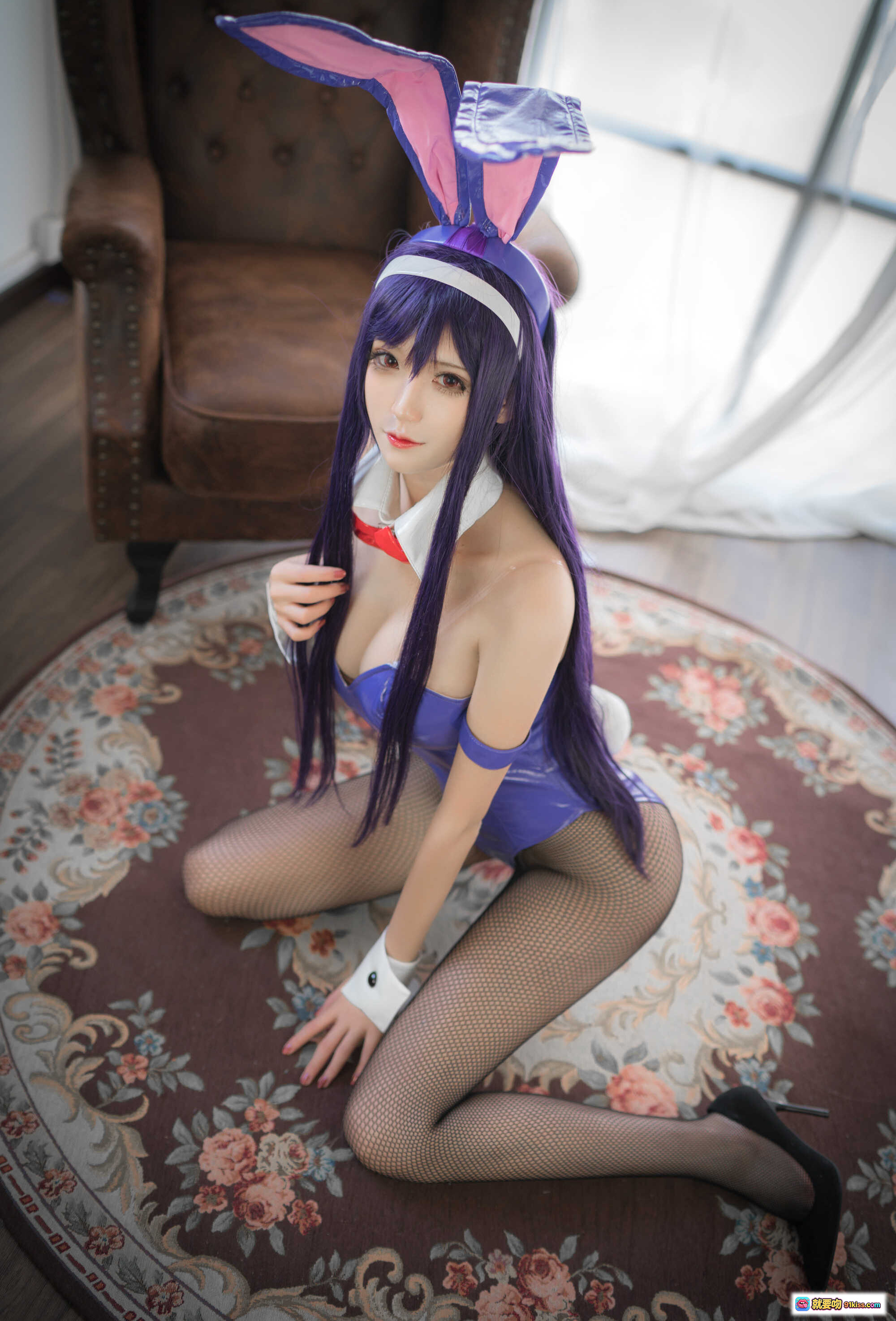 图片[6] - 腐团儿cos霞之丘诗羽兔女郎装 紫发兔耳制服黑丝高跟 棕色皮椅写真美图 - 就要吻