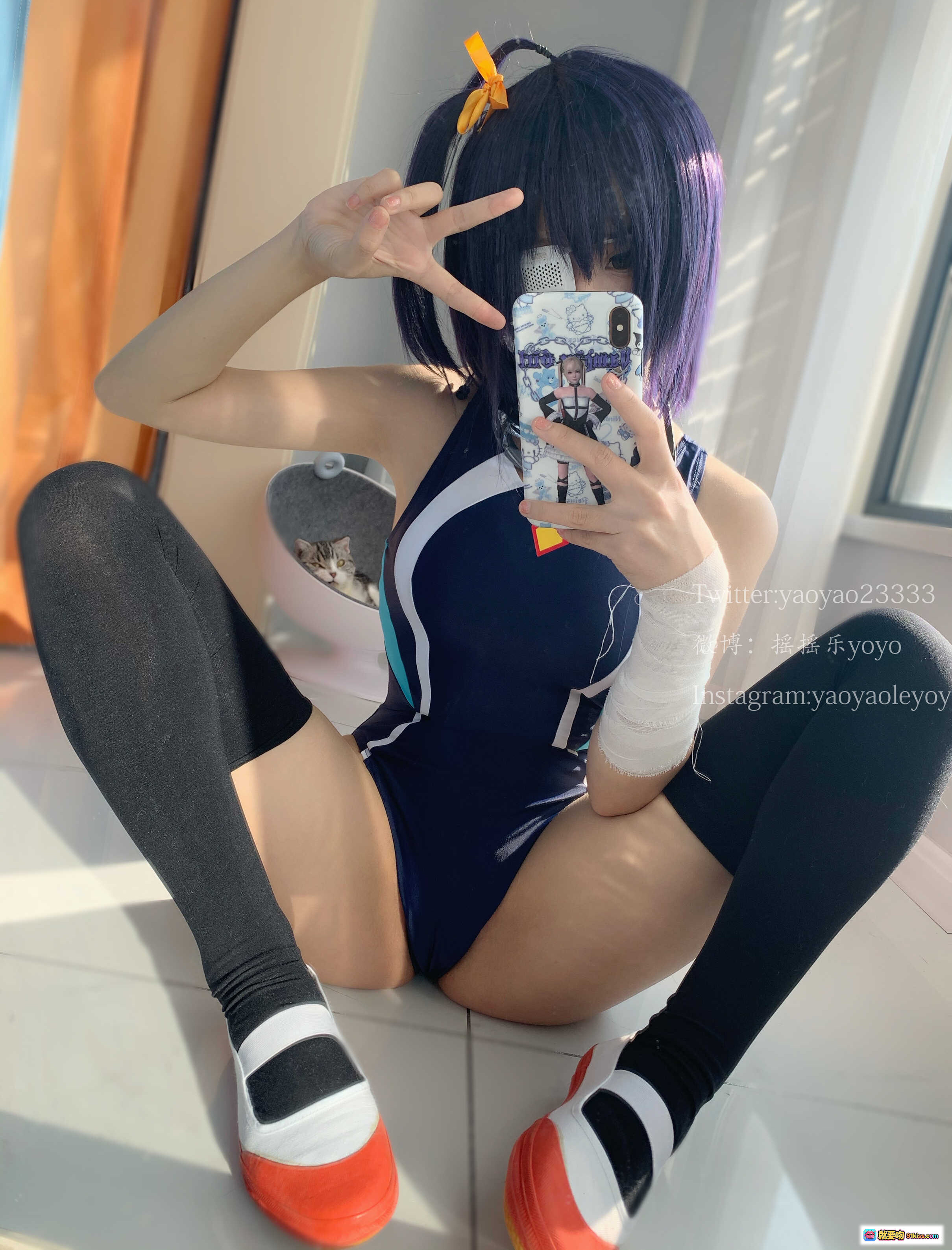 图片[7] - 摇摇乐yoyo六花cosplay写真集Vol.10 | 紫发眼罩少女 | 足部特写 | 室内窗边拍摄 | 96P高清图包 - 就要吻