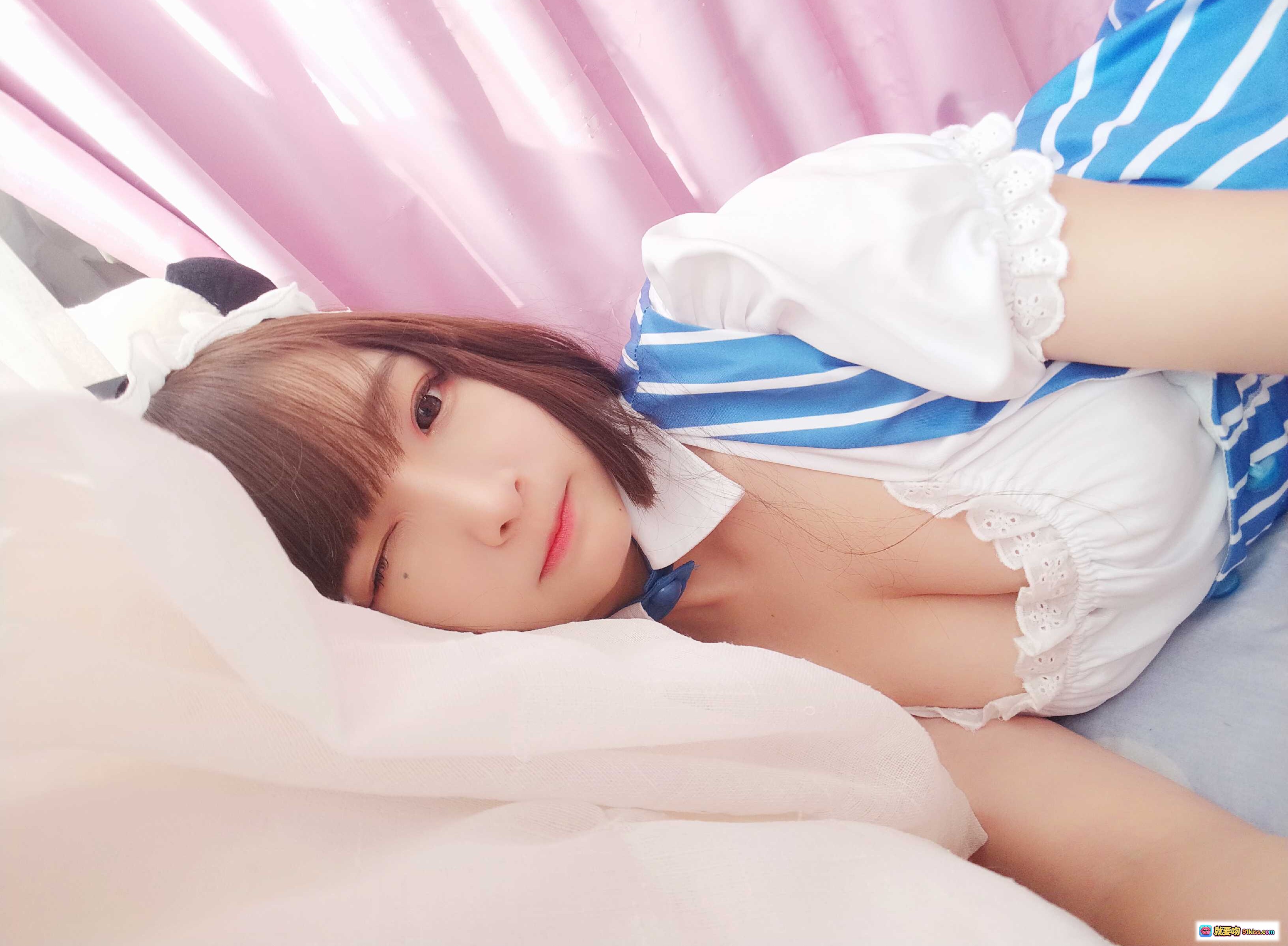 图片[3] - 古川NO.028加藤惠女仆装cosplay蓝白条纹裙蕾丝边俏皮眨眼手势萌系写真17P - 就要吻