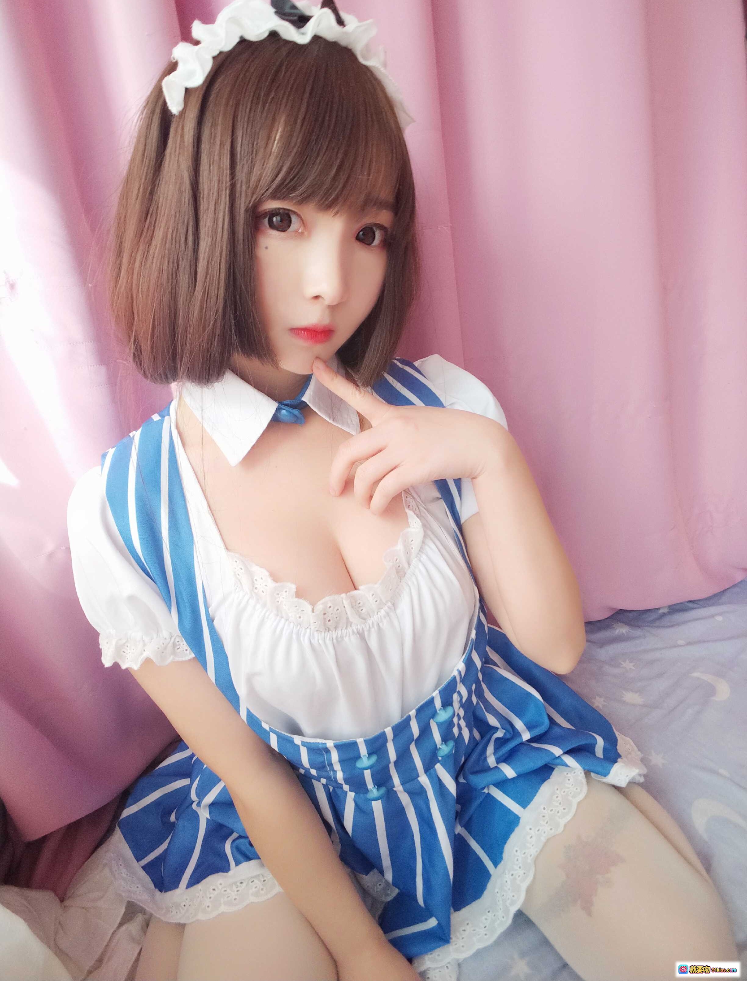 图片[6] - 古川NO.028加藤惠女仆装cosplay蓝白条纹裙蕾丝边俏皮眨眼手势萌系写真17P - 就要吻
