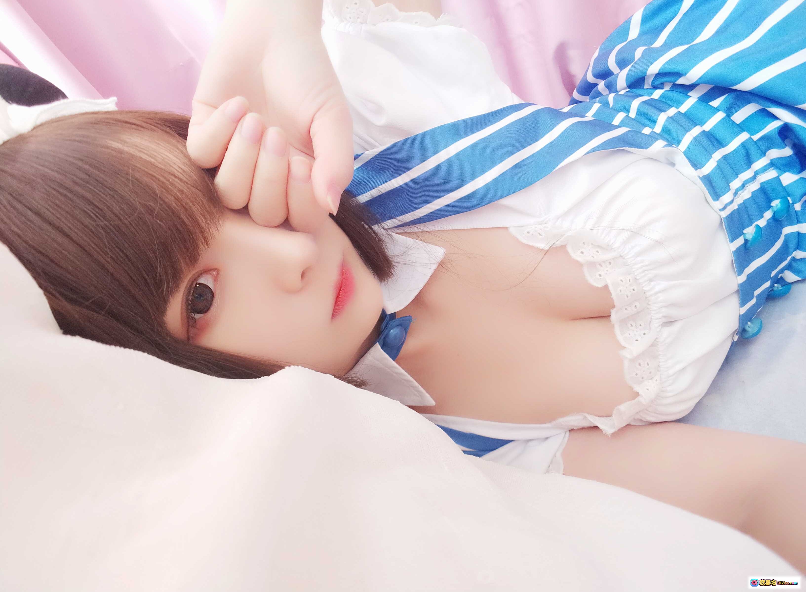图片[2] - 古川NO.028加藤惠女仆装cosplay蓝白条纹裙蕾丝边俏皮眨眼手势萌系写真17P - 就要吻