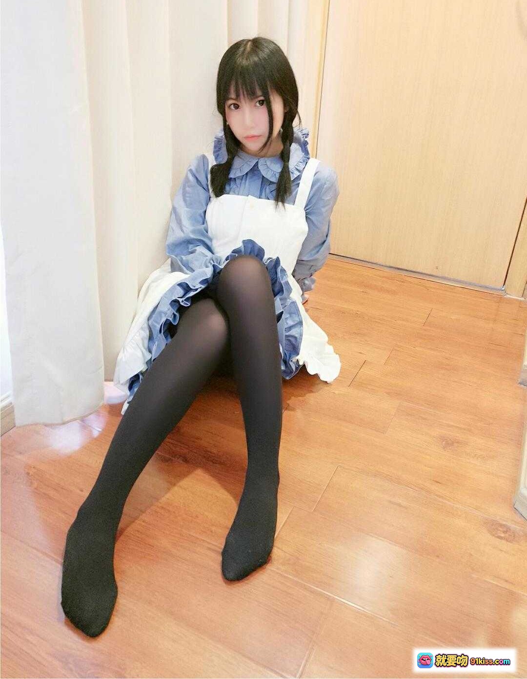 图片[2] - 逐月SU可爱萌系少女穿搭｜蓝色荷叶边衬衫+白色围裙｜双马尾+卡通狗耳滤镜｜清新居家风写真 - 就要吻