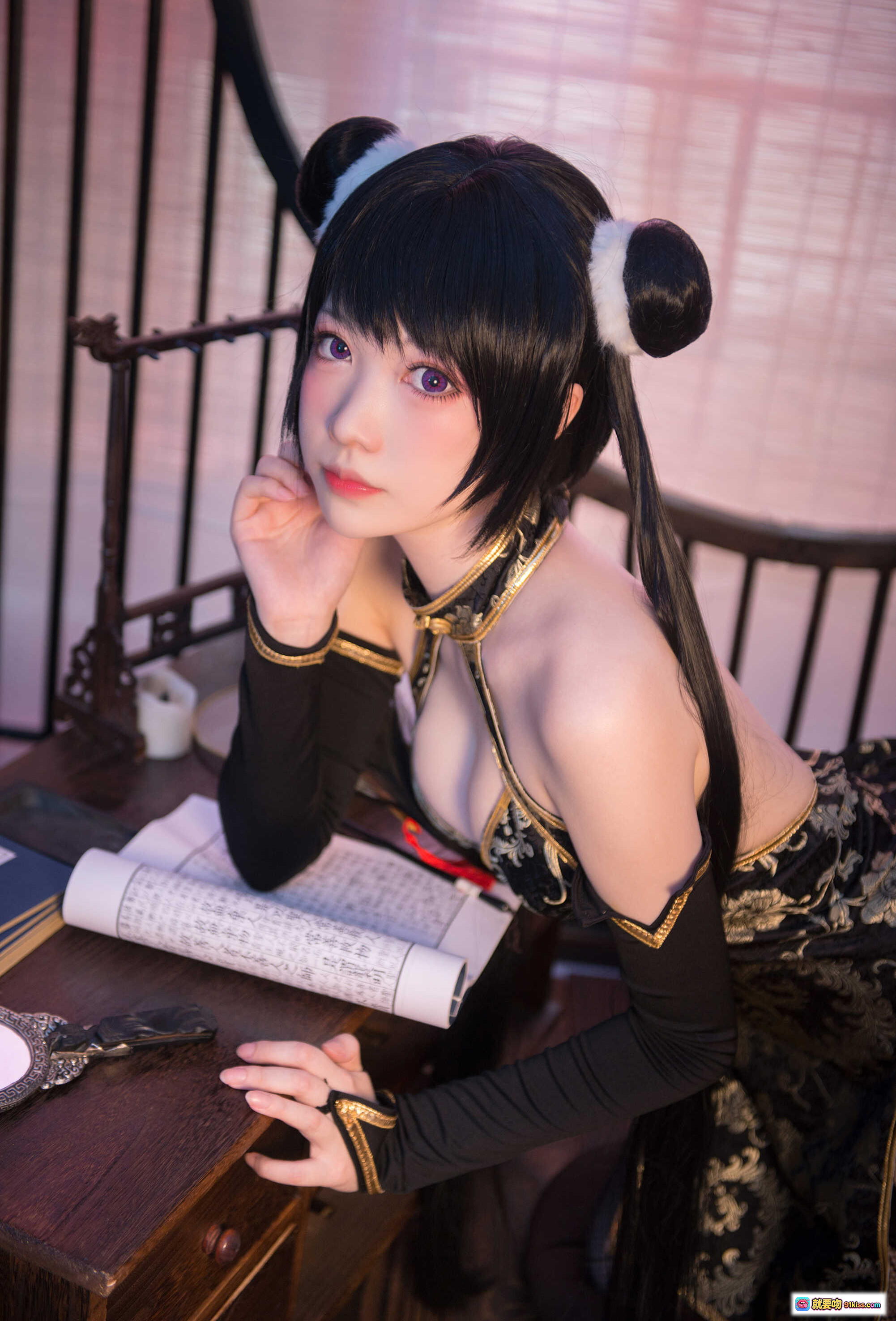 图片[3] - 冬月茉莉cos写真｜黑金旗袍+双马尾+网袜美腿+古典屏风背景｜妖少you1 NO.008 - 就要吻