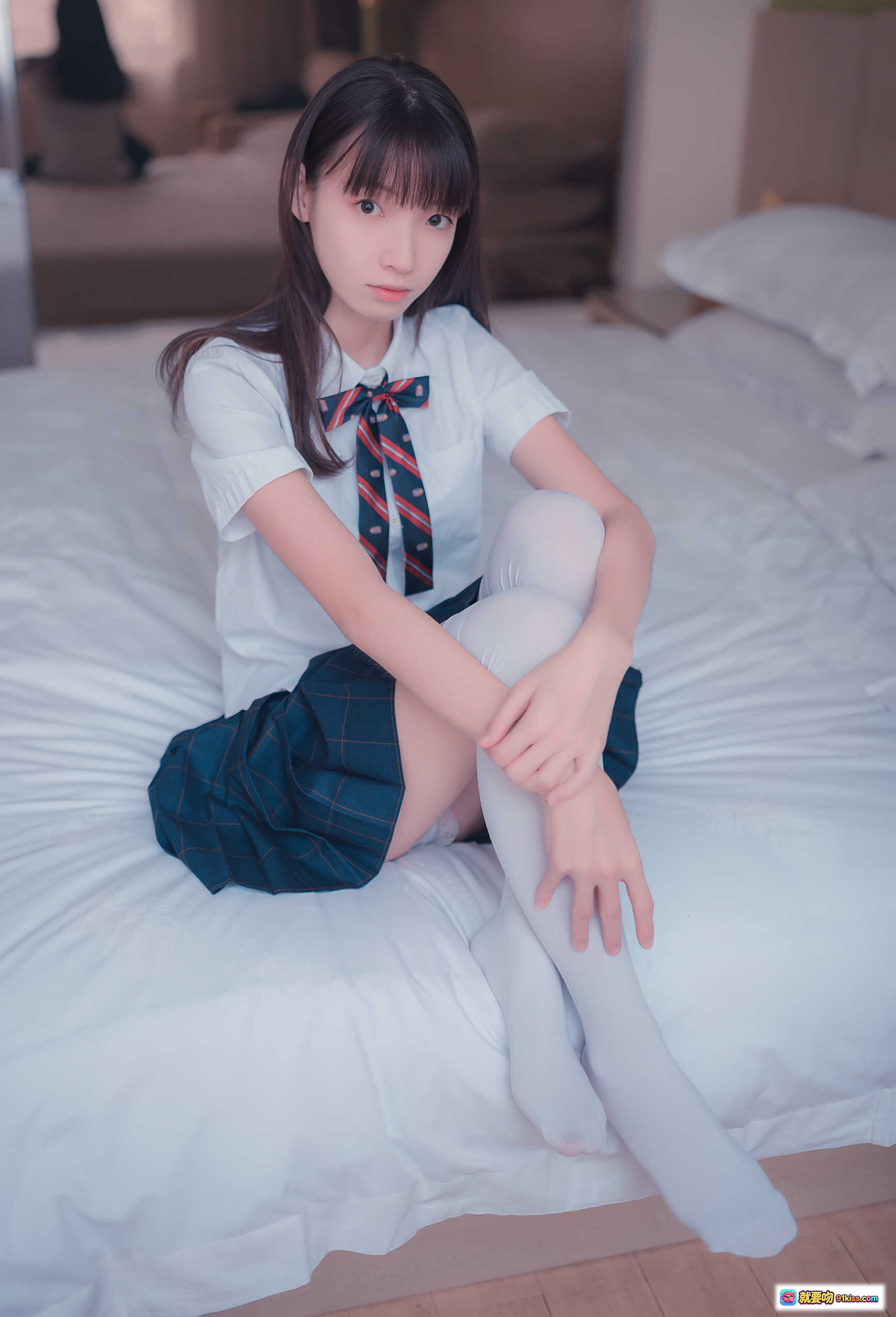 图片[5] - 祖木子NO.004邻家白丝清新女孩写真 49P74MB 白色丝袜校服少女室内温柔坐姿摄影 - 就要吻