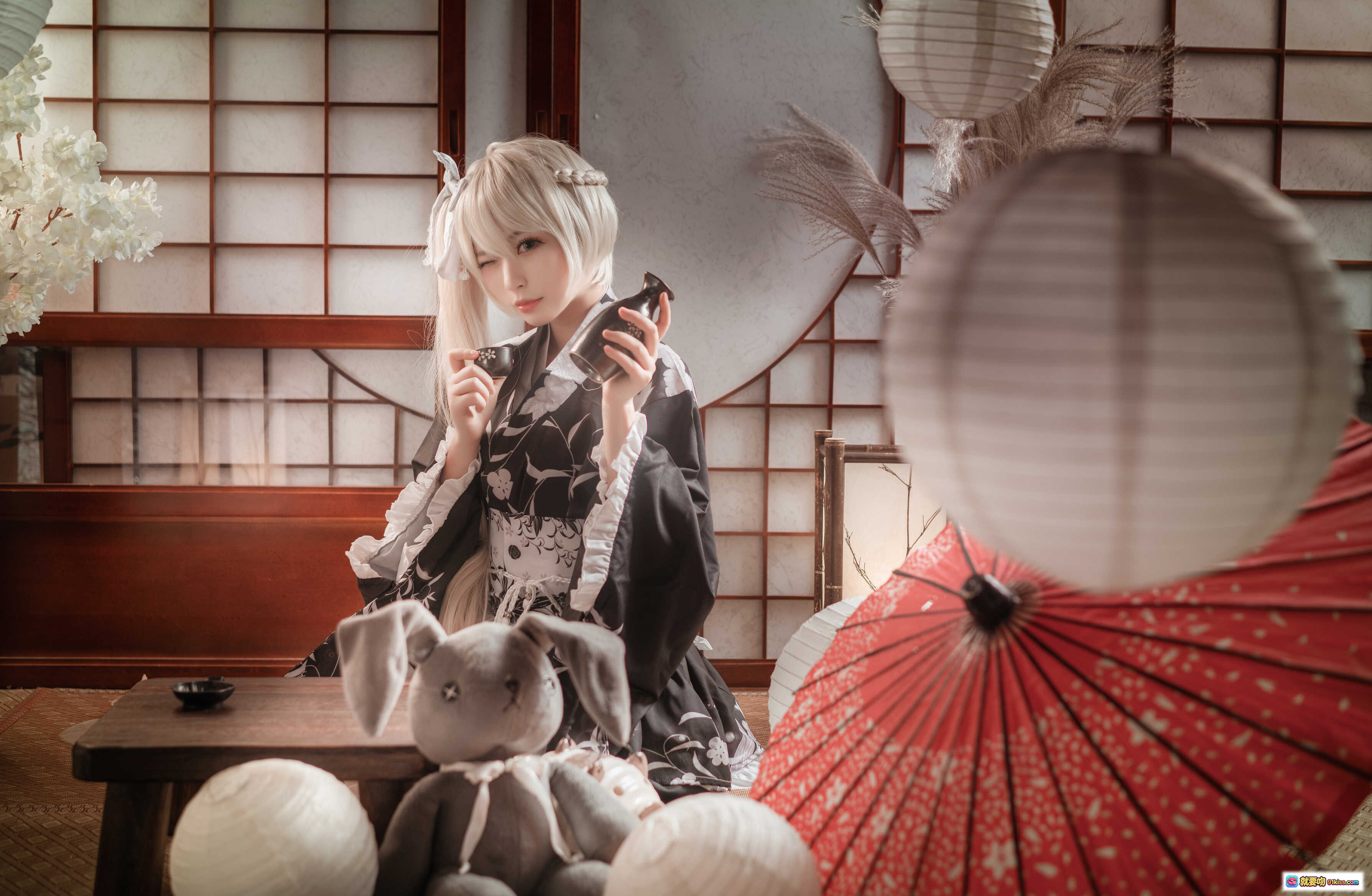 图片[10] - 白易子NO.12穹妹和服写真 23P92MB 日系少女 Cosplay 黑白花纹浴衣 兔玩偶 日式屏风 柔光氛围感 二次元美少女 - 就要吻