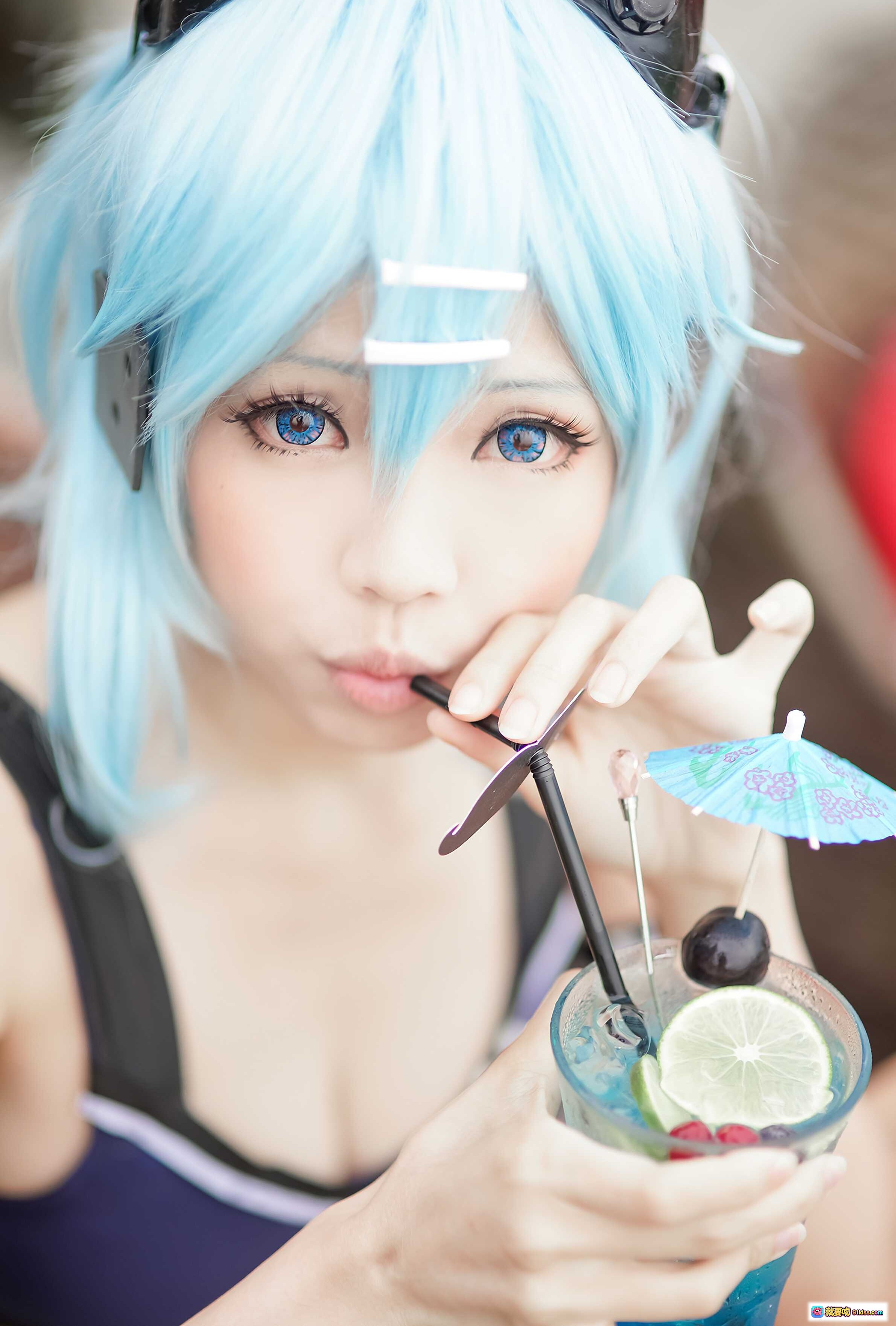 图片[5] - ElyEE子NO.041蓝发少女沙滩泳装cosplay手持水枪骑鲸鱼浮圈夏日海边写真美图 - 就要吻
