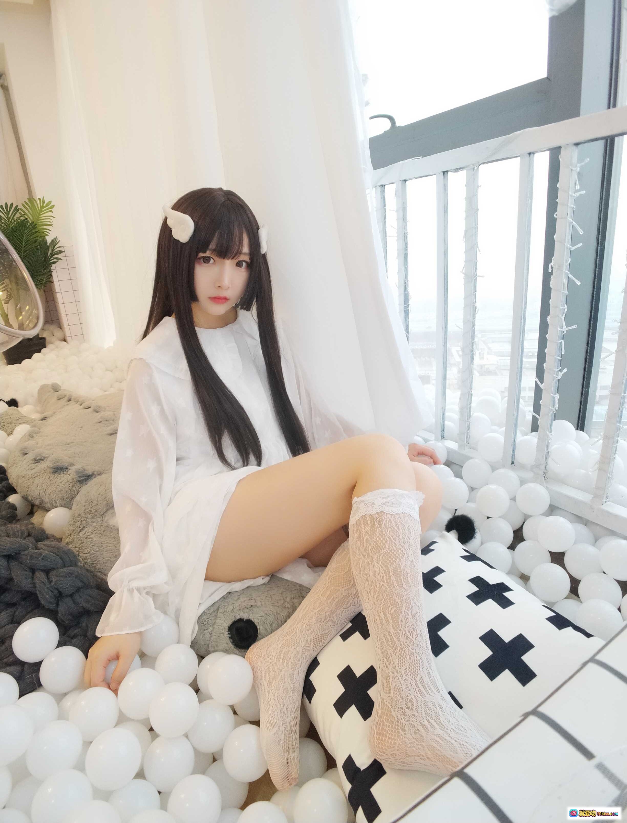 图片[9] - 古川NO.027小天使写真集 27P99MB 白色蕾丝睡衣 黑长直发 小恶魔角 腿部玫瑰纹身 床上私房美图 - 就要吻