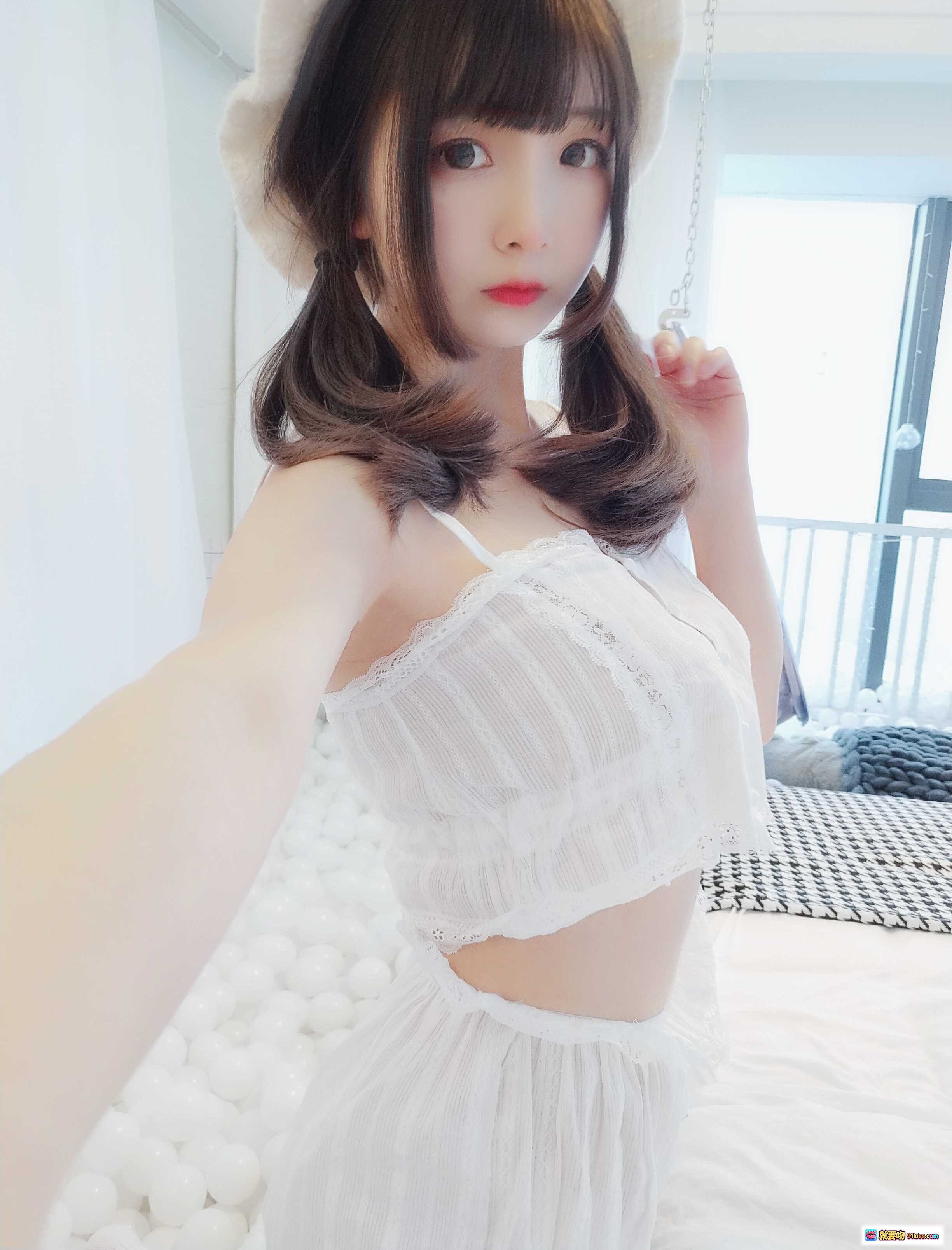 古川NO.022少女睡衣写真｜白色蕾丝吊带透视款｜甜美居家风｜16P高清图集 - 就要吻