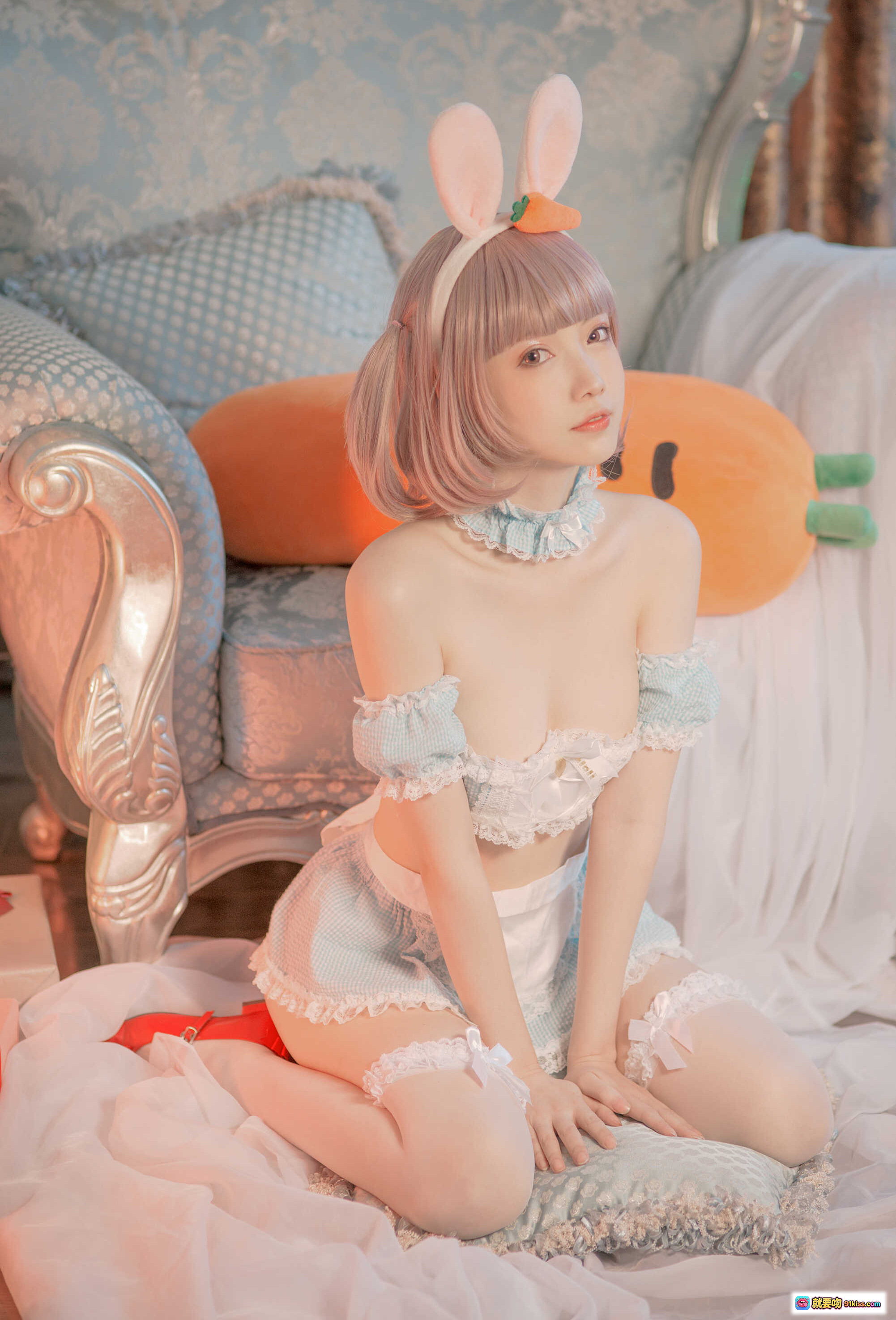 图片[3] - NO.019 妖少you1-雪兔：兔耳少女圣诞写真，华丽银椅+白色圣诞树+蕾丝内衣+红鞋美腿，梦幻节日氛围感大片 - 就要吻