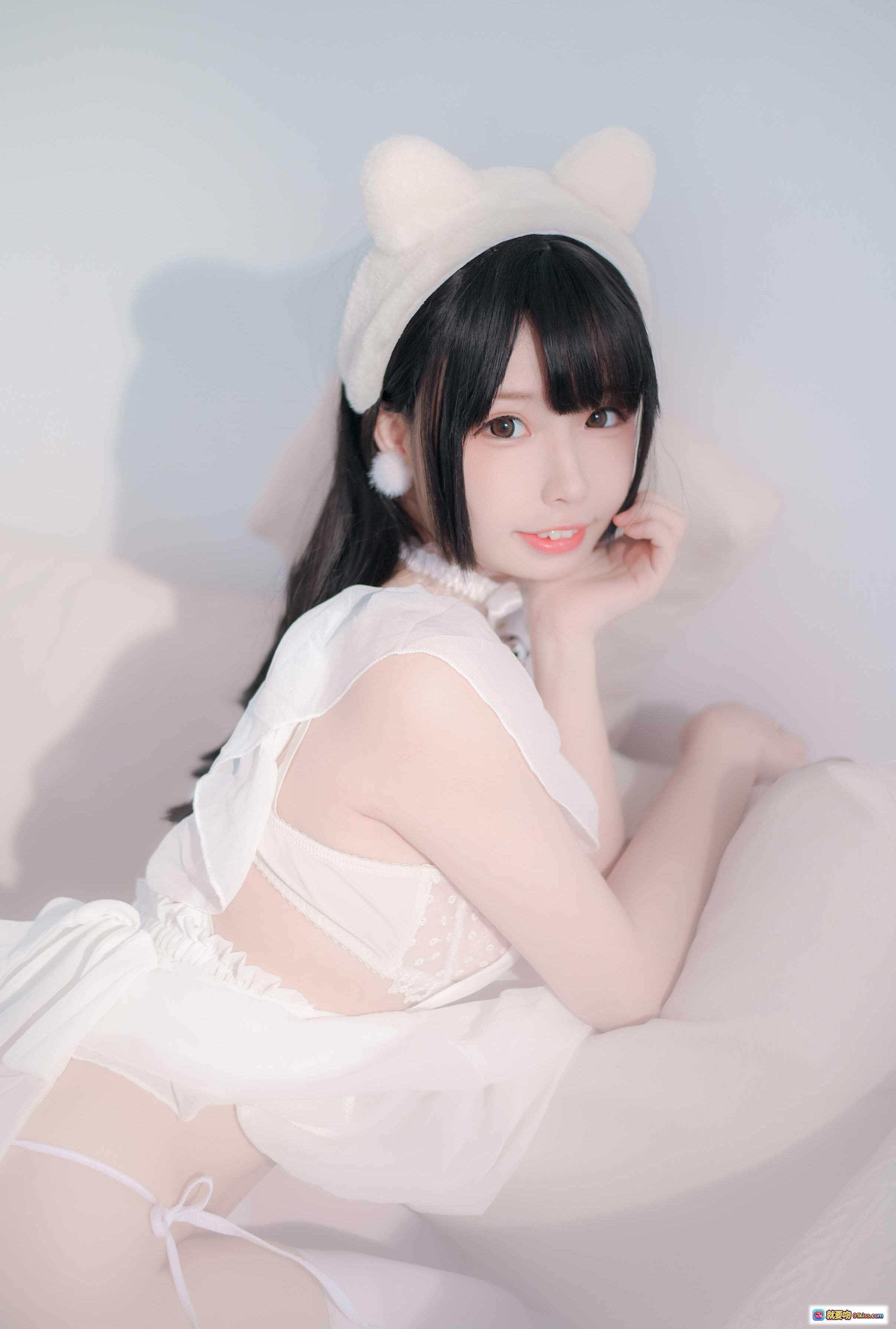 图片[6] - 十万珍吱伏特NO.002睡裙少女写真｜猫耳发箍+蕾丝吊带+白色过膝袜｜清新甜美居家风私房照 - 就要吻