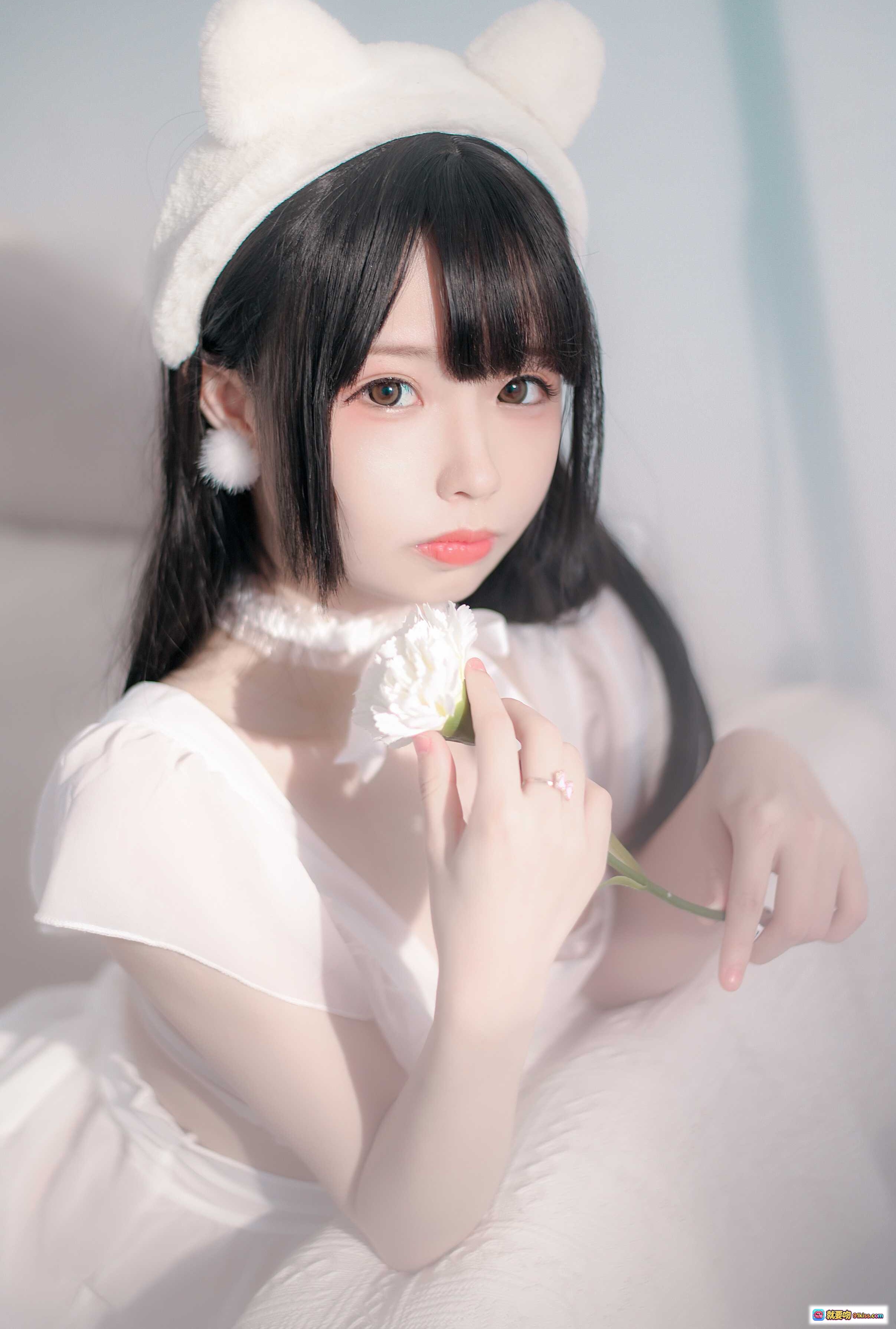 图片[4] - 十万珍吱伏特NO.002睡裙少女写真｜猫耳发箍+蕾丝吊带+白色过膝袜｜清新甜美居家风私房照 - 就要吻