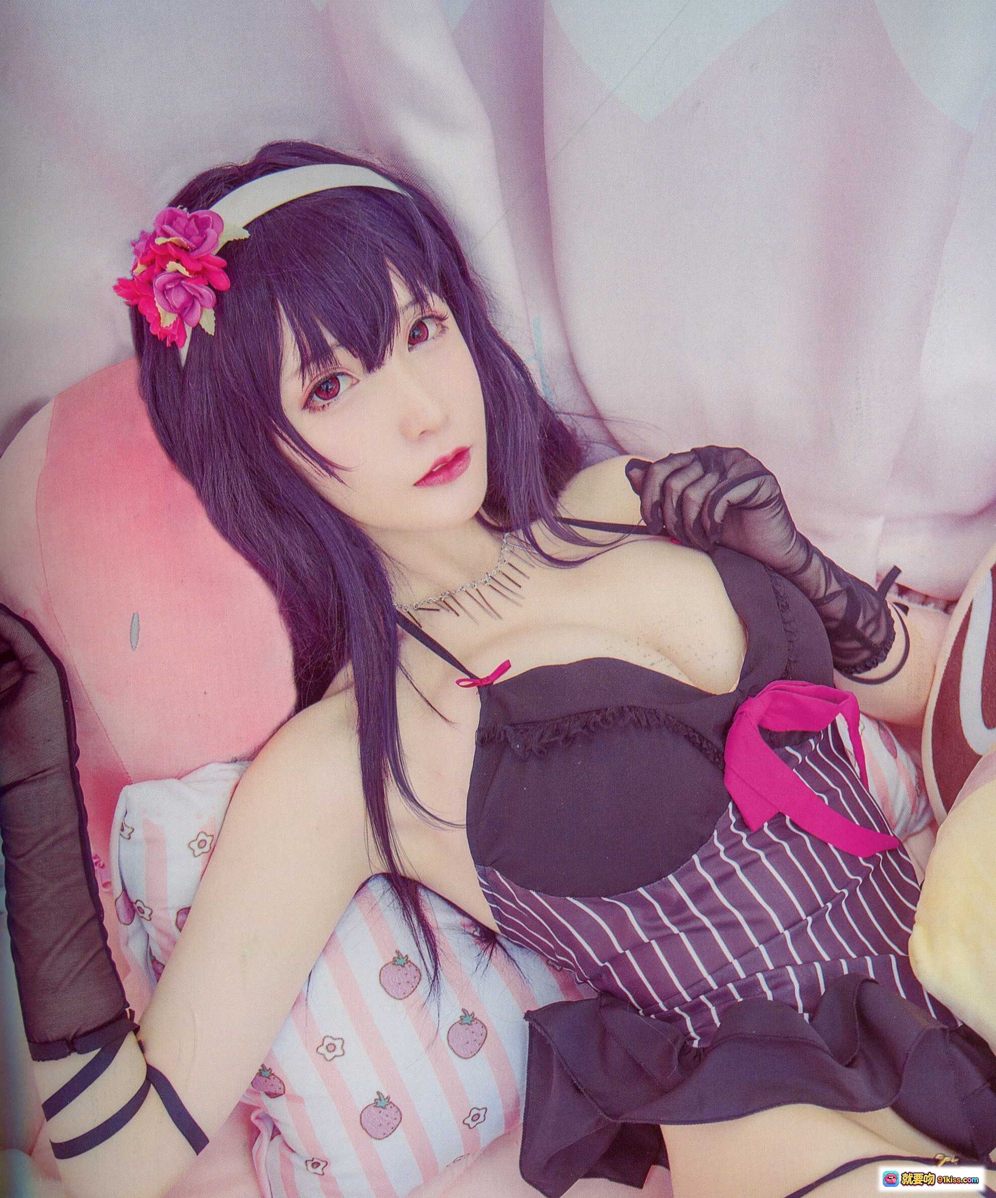 图片[1] - 魔王学姐本cosplay写真集 | 紫发少女黑丝蕾丝裙 | 草莓抱枕粉嫩背景 | 50P高清图包83MB - 就要吻