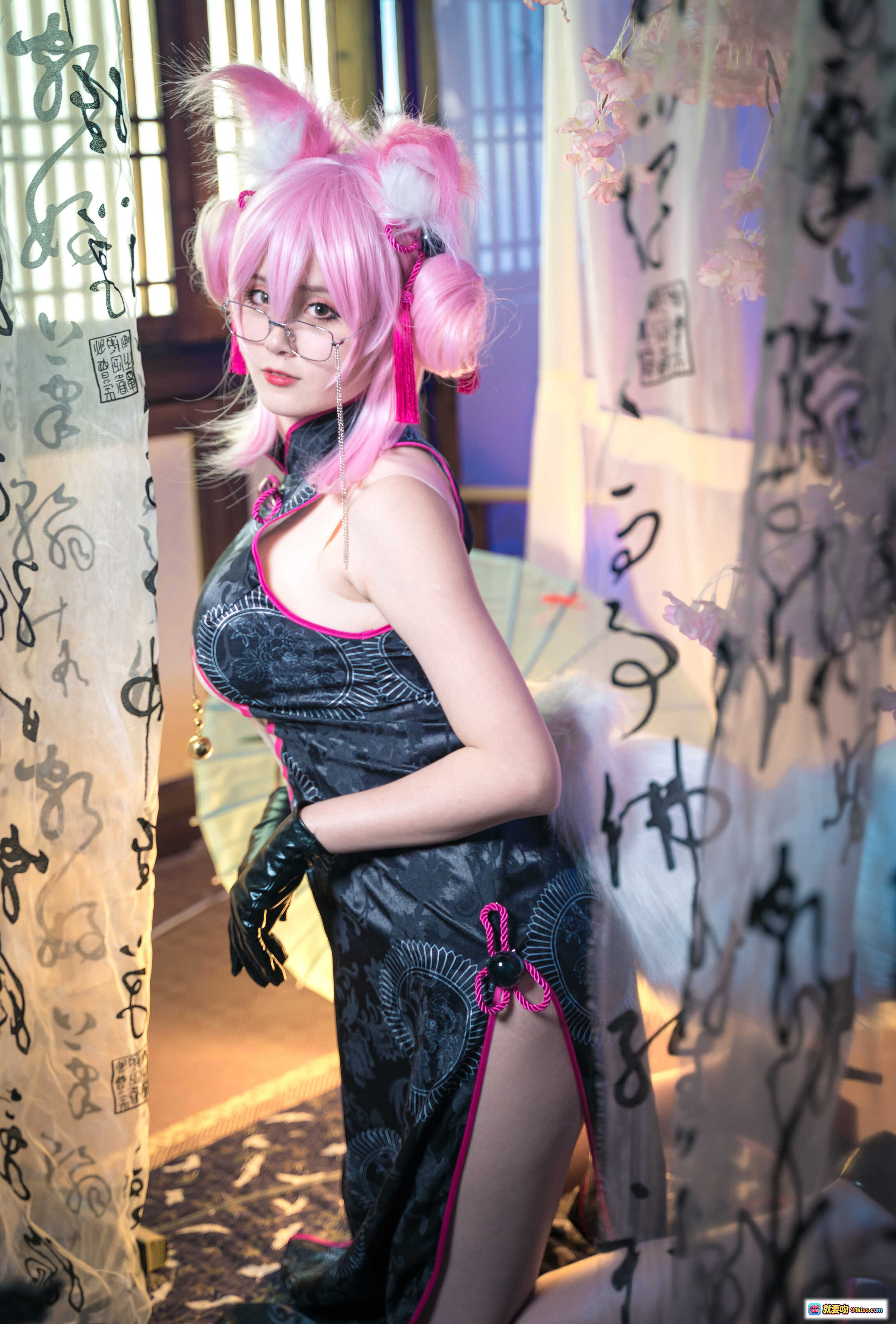 秋楚楚小玉Cosplay写真｜粉色兔耳旗袍造型｜日式和风场景｜44P高清图集 - 就要吻