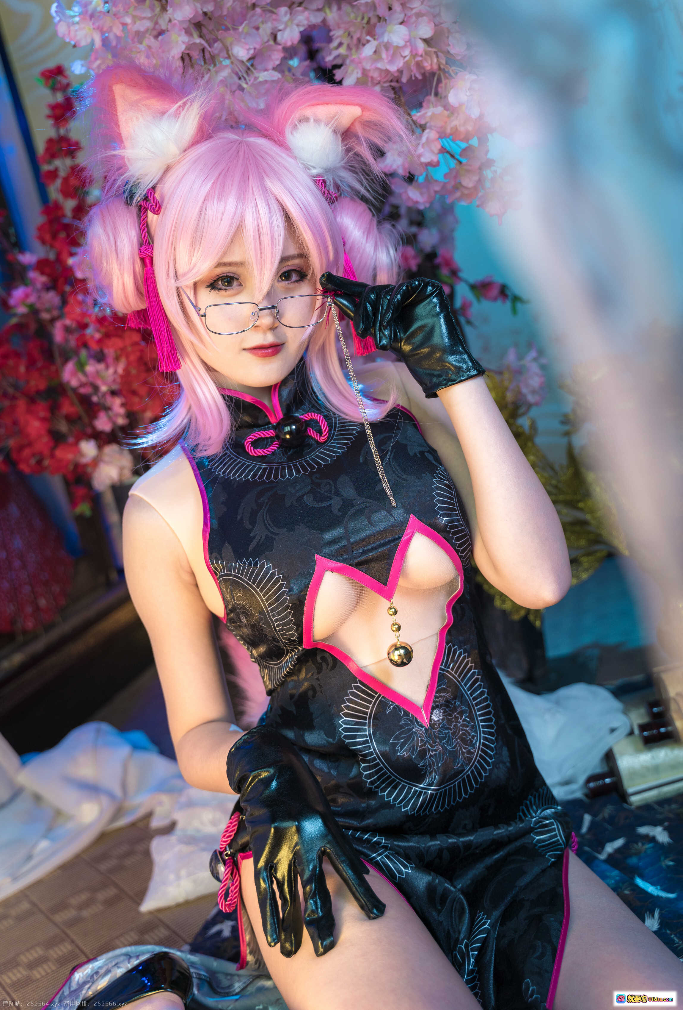 图片[2] - 秋楚楚小玉Cosplay写真｜粉色兔耳旗袍造型｜日式和风场景｜44P高清图集 - 就要吻