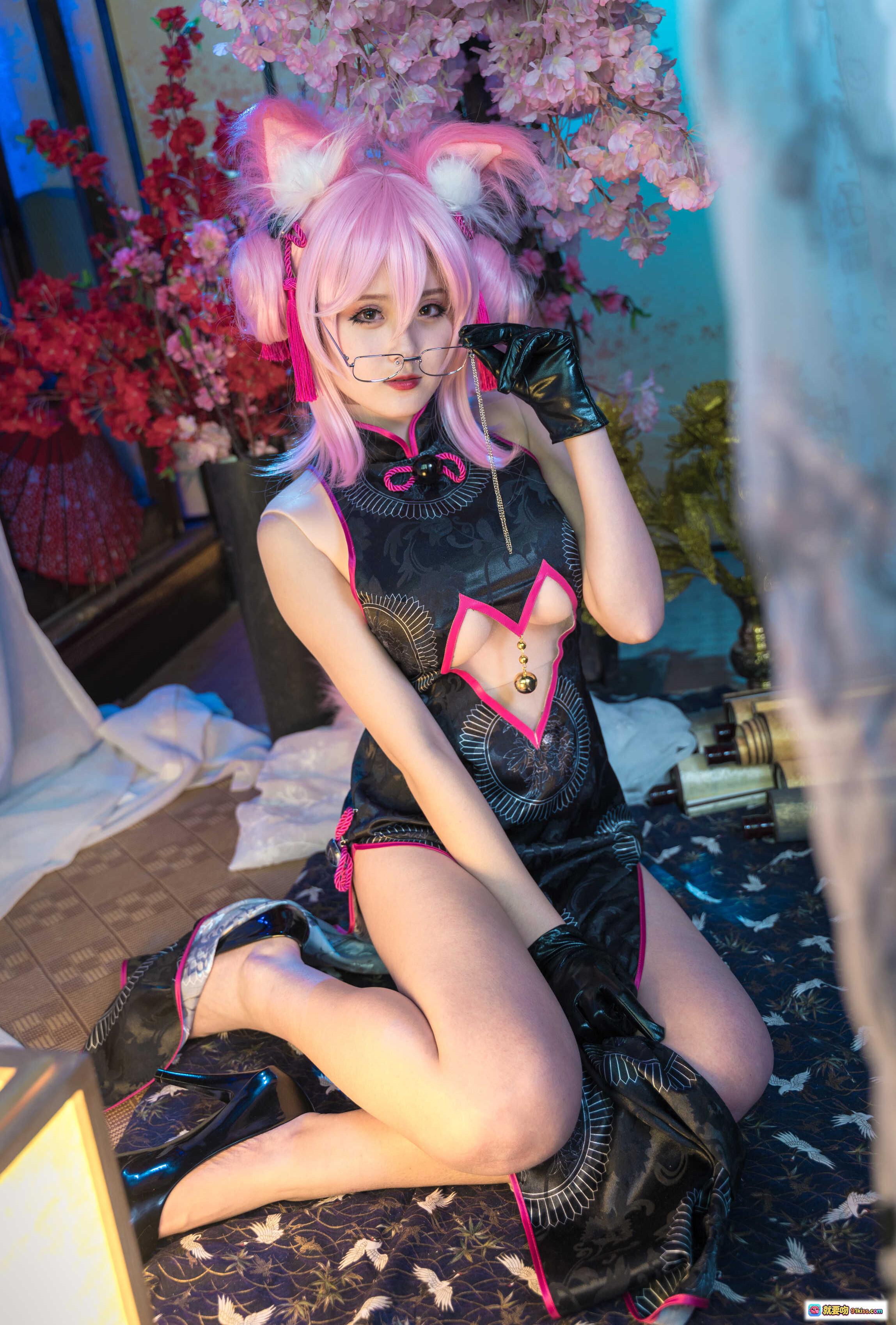 图片[9] - 秋楚楚小玉Cosplay写真｜粉色兔耳旗袍造型｜日式和风场景｜44P高清图集 - 就要吻