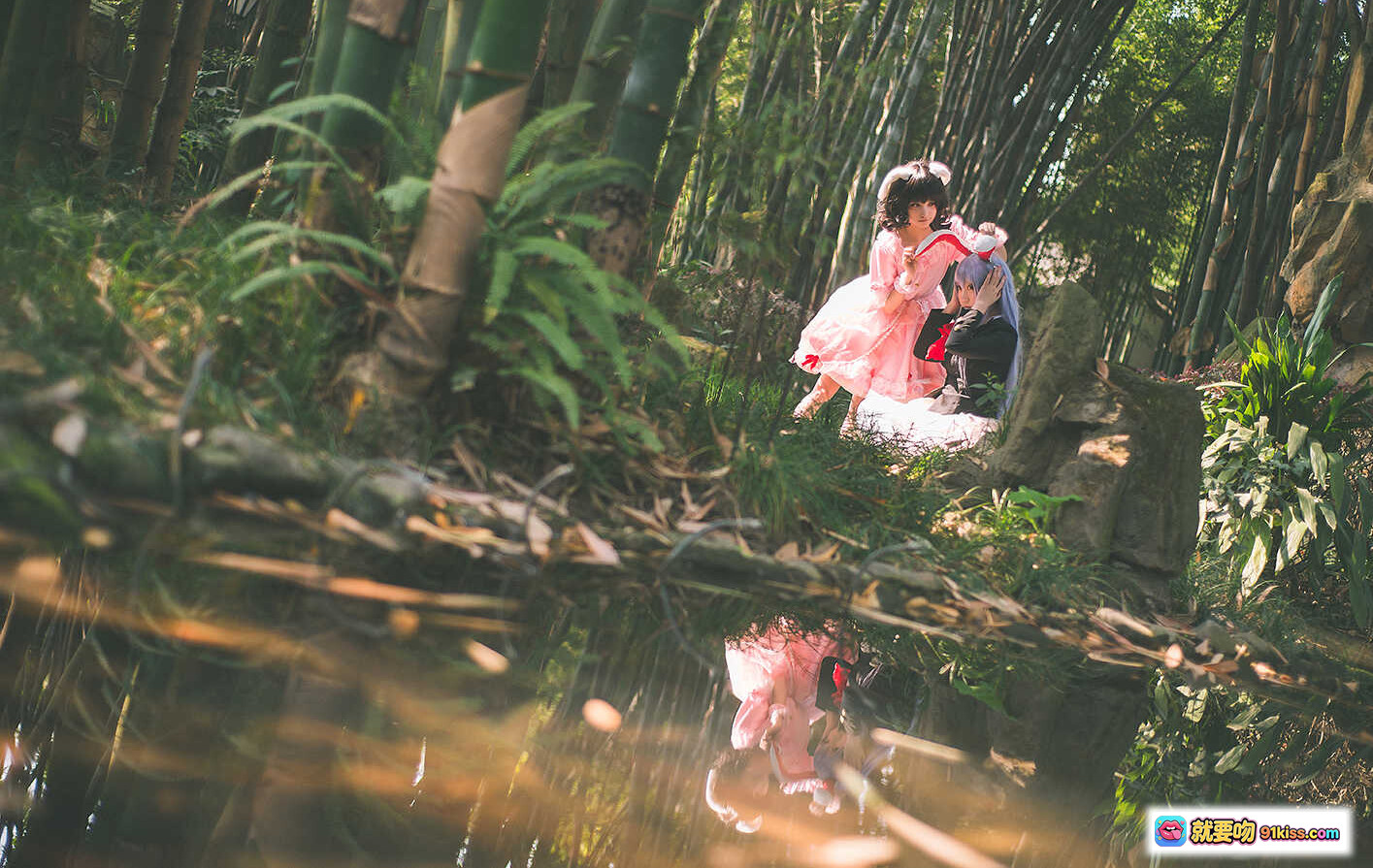 图片[9] - 黑川NO.010东方2 Cosplay写真｜白发蓝蝴蝶结少女竹林唯美外景｜29P高清图集 - 就要吻