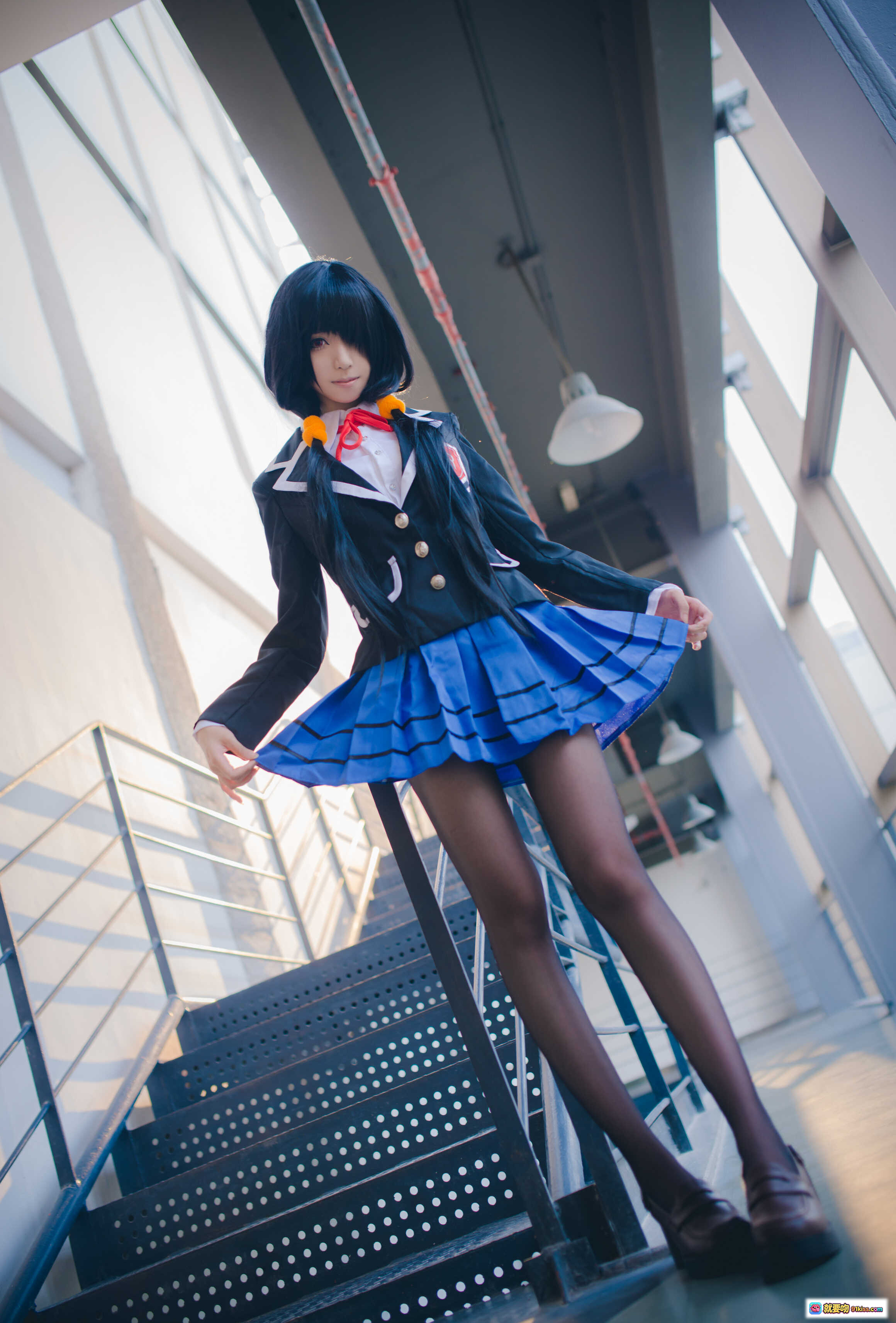 图片[8] - 青青子Js NO.019 狂三校服Cosplay 甜美黑发双马尾 蓝裙黑丝楼梯写真 16P高清图集 - 就要吻