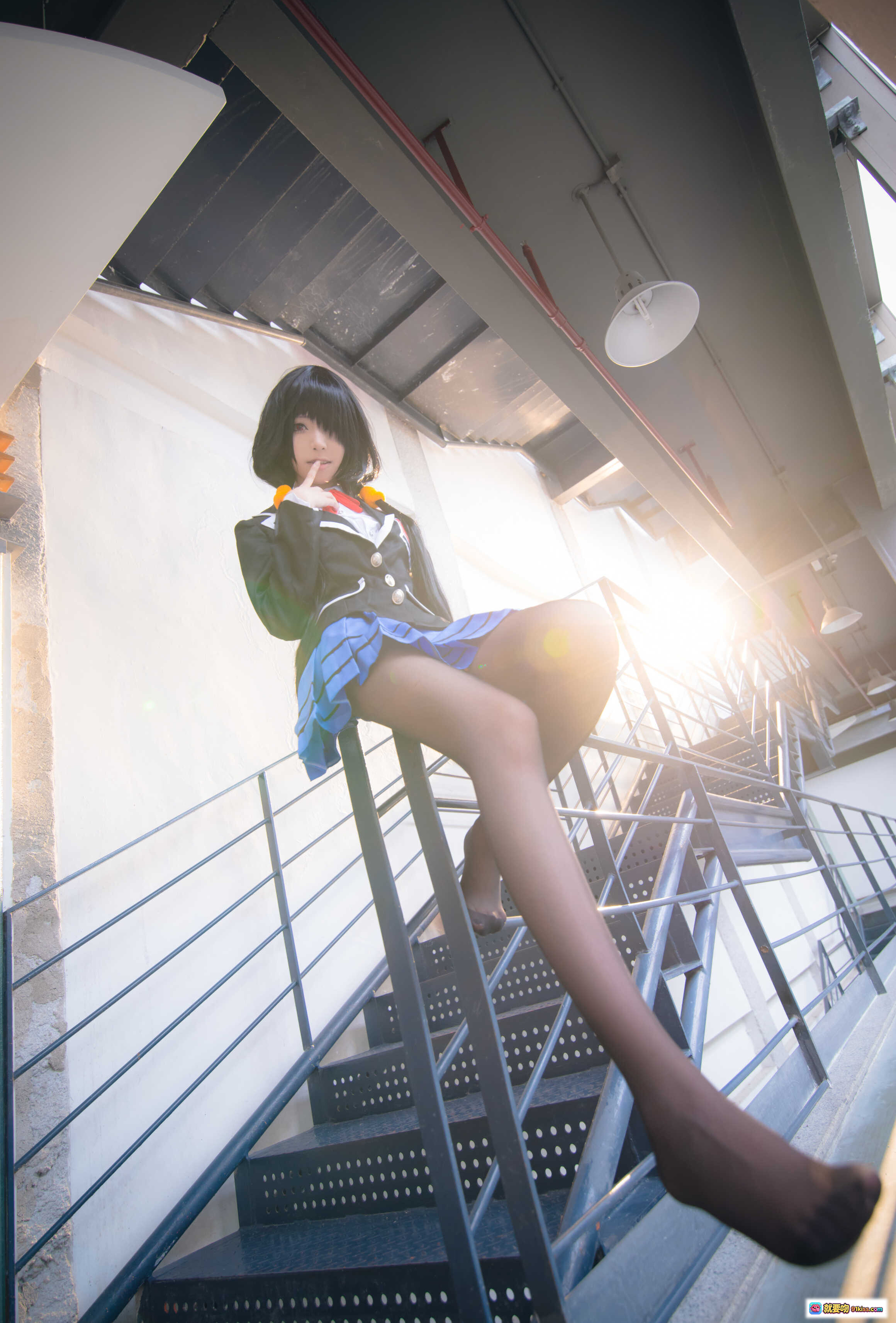 图片[10] - 青青子Js NO.019 狂三校服Cosplay 甜美黑发双马尾 蓝裙黑丝楼梯写真 16P高清图集 - 就要吻