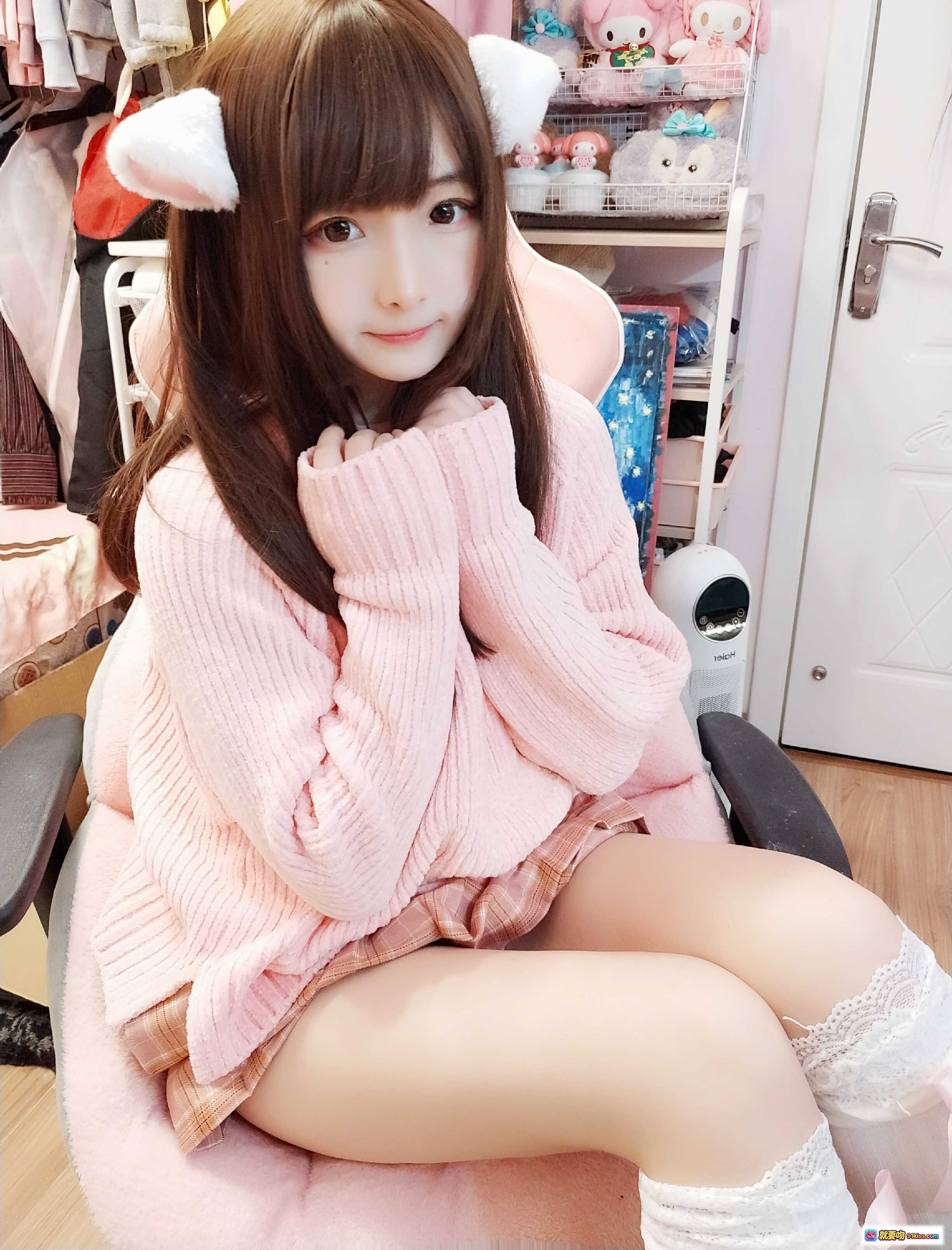 图片[7] - 古川NO.033特别私服写真｜粉色毛衣+格子短裙+蕾丝长袜+兔耳发饰甜美少女风穿搭 - 就要吻