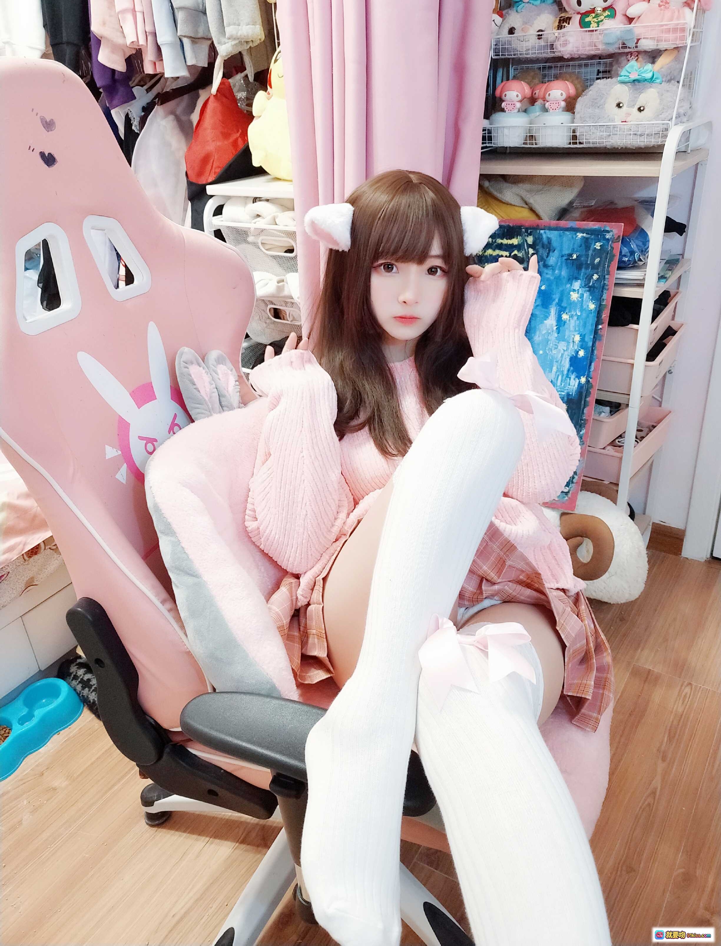 图片[10] - 古川NO.033特别私服写真｜粉色毛衣+格子短裙+蕾丝长袜+兔耳发饰甜美少女风穿搭 - 就要吻