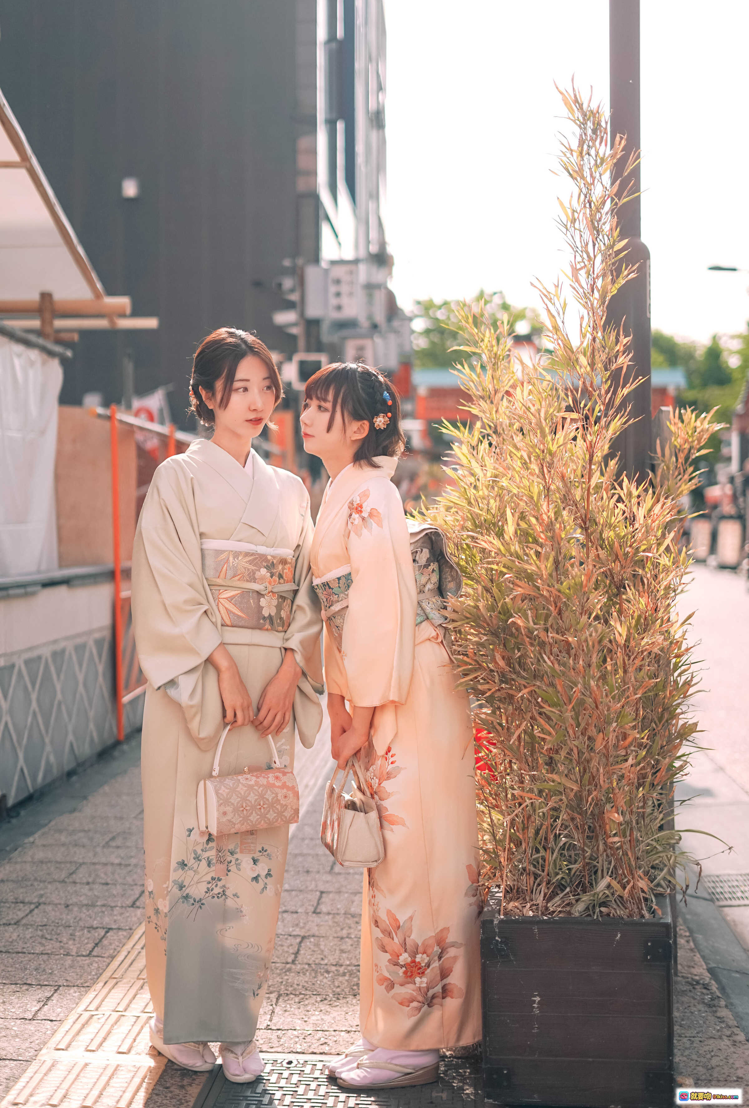 图片[7] - 黑川NO.033 & 浅野菌子 少女心事2 写真集 40P 221MB 闺蜜日常 床上私密互动 温馨卧室场景 甜美少女风 穿搭细节 情感交流 自然光影 柔和色调 生活化摆拍 轻熟少女魅力 - 就要吻