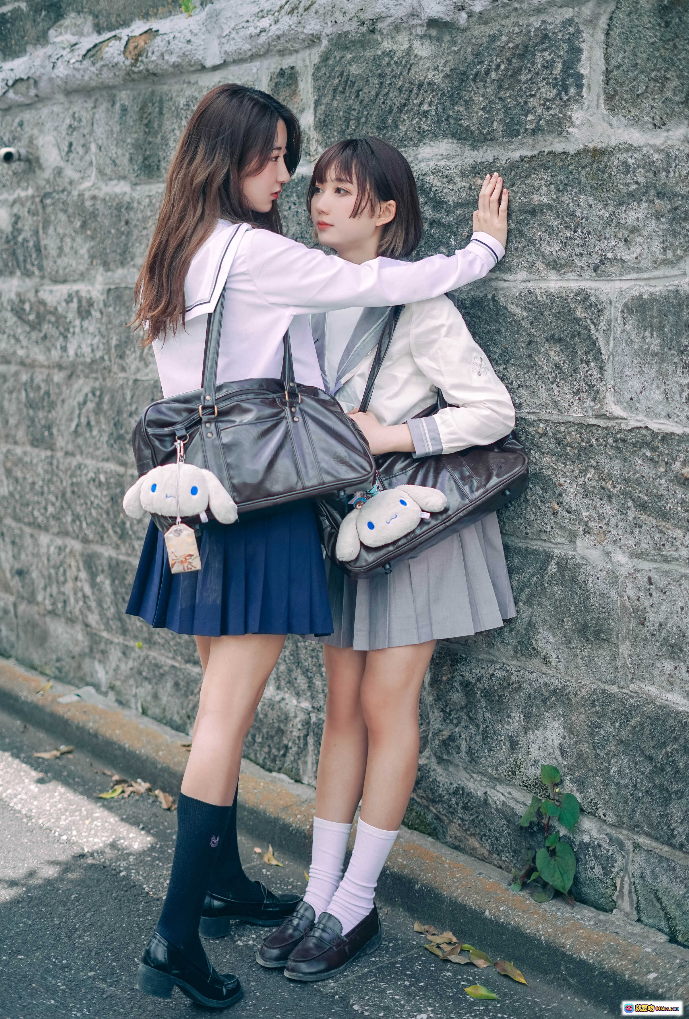 图片[3] - 黑川NO.033 & 浅野菌子 少女心事2 写真集 40P 221MB 闺蜜日常 床上私密互动 温馨卧室场景 甜美少女风 穿搭细节 情感交流 自然光影 柔和色调 生活化摆拍 轻熟少女魅力 - 就要吻