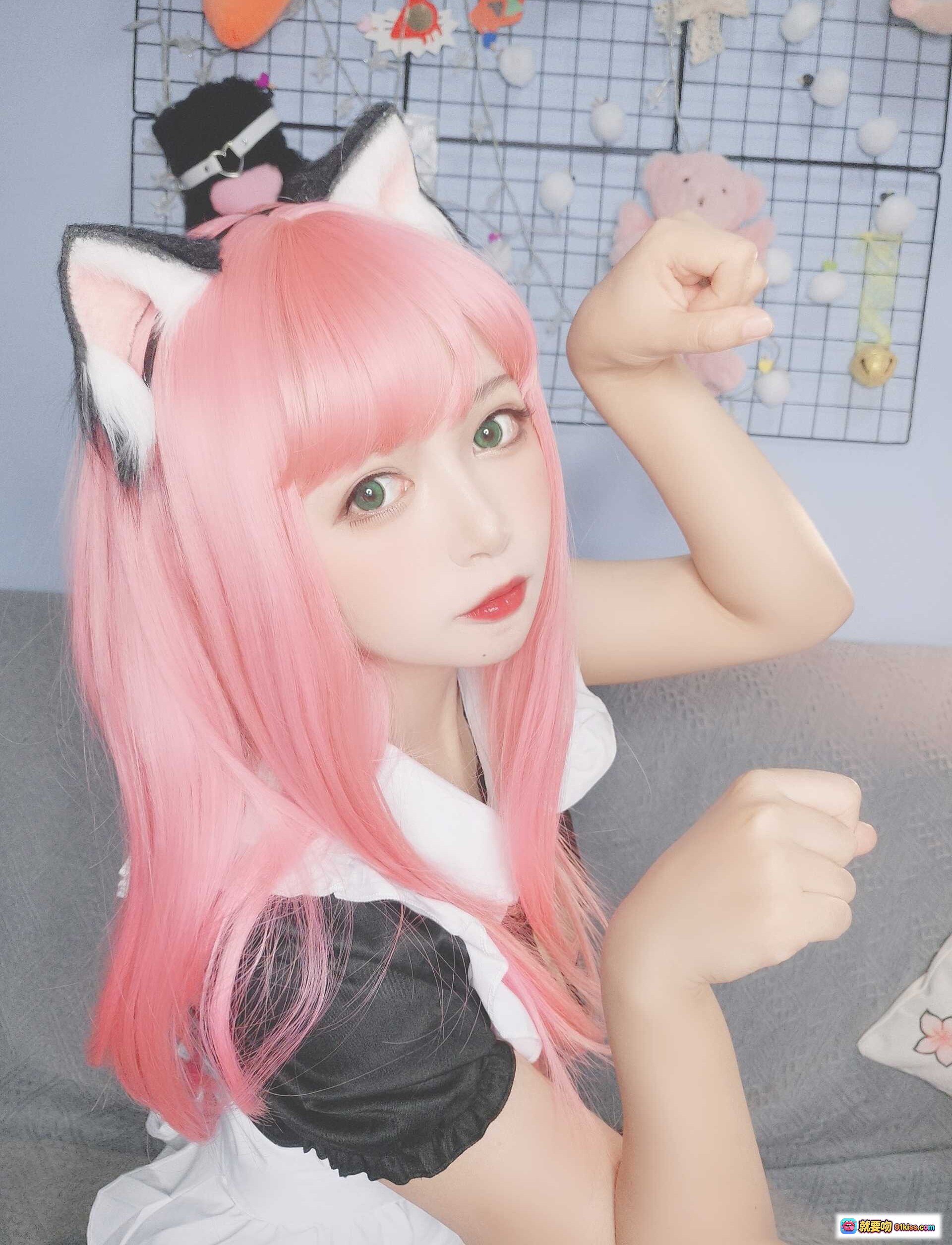 图片[4] - 黑猫猫OvO NO.008 猫女仆自拍 粉发猫耳女仆装 白丝美腿 甜美可爱风 室内写真 13P高清图集 - 就要吻