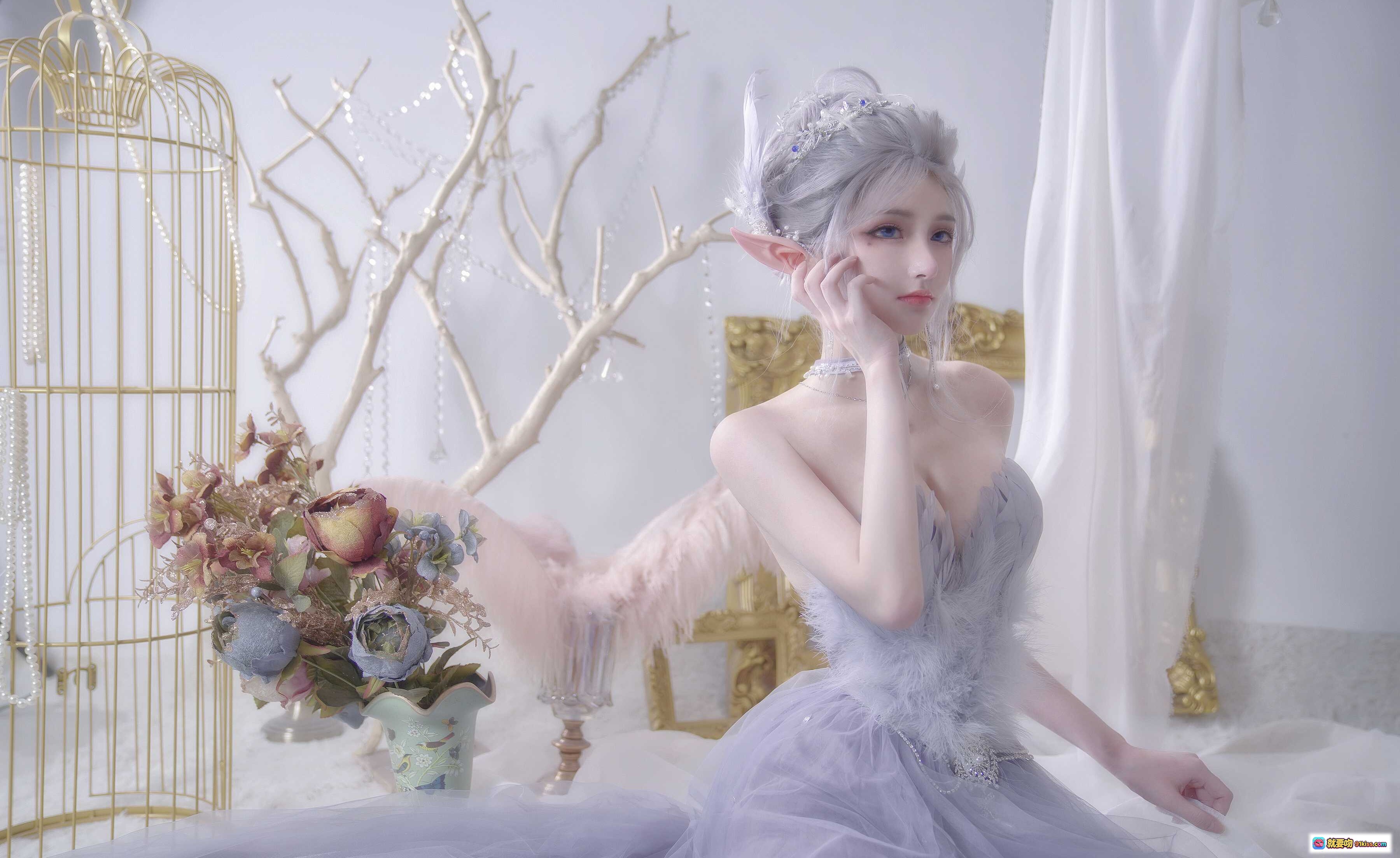 图片[6] - 鬼刀COS写真NO.010｜精灵少女银发白裙梦幻场景12P高清美图 - 就要吻