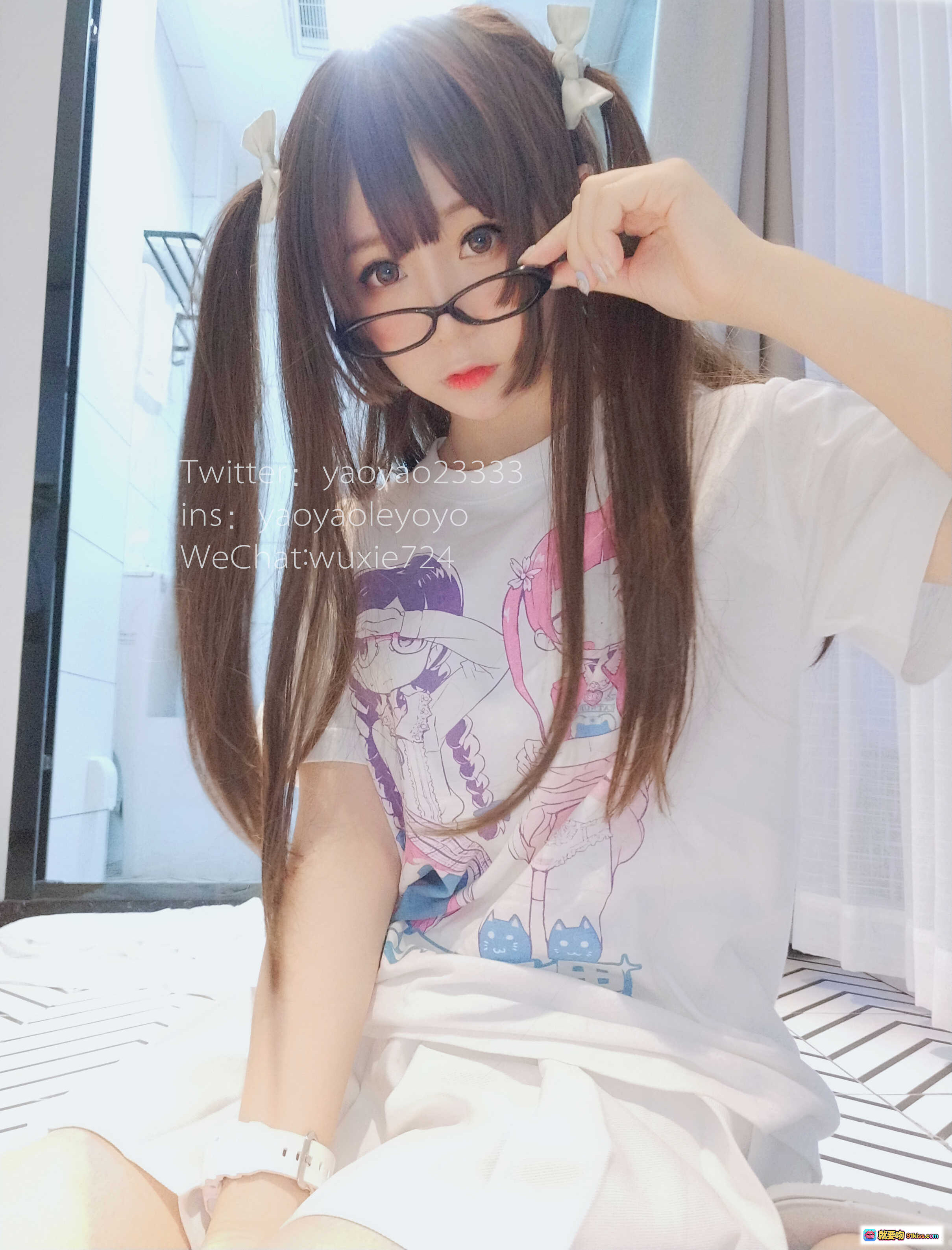 图片[10] - 摇摇乐yoyo浴巾写真NO.001｜双马尾眼镜少女｜甜美居家风｜48P高清图集 - 就要吻