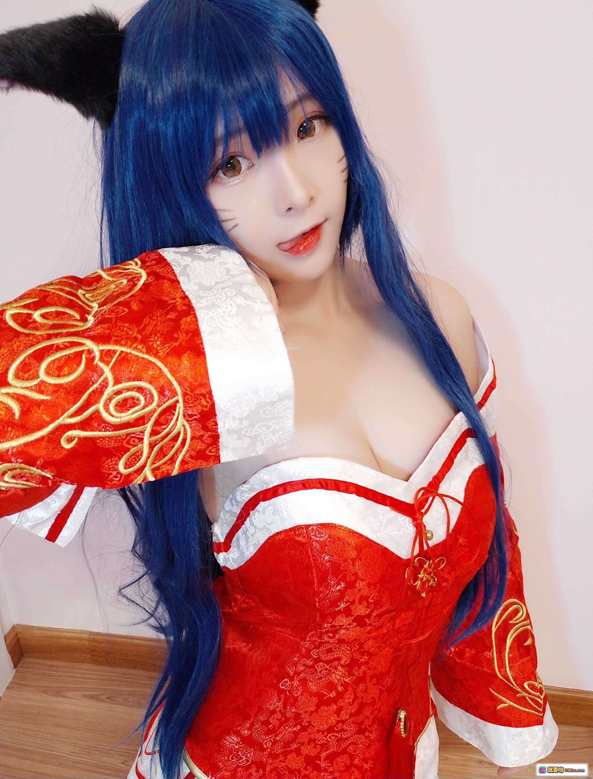 图片[8] - 古川NO.004阿狸cosplay蓝发猫耳红白华丽服饰精致妆容甜美可爱角色扮演写真 - 就要吻