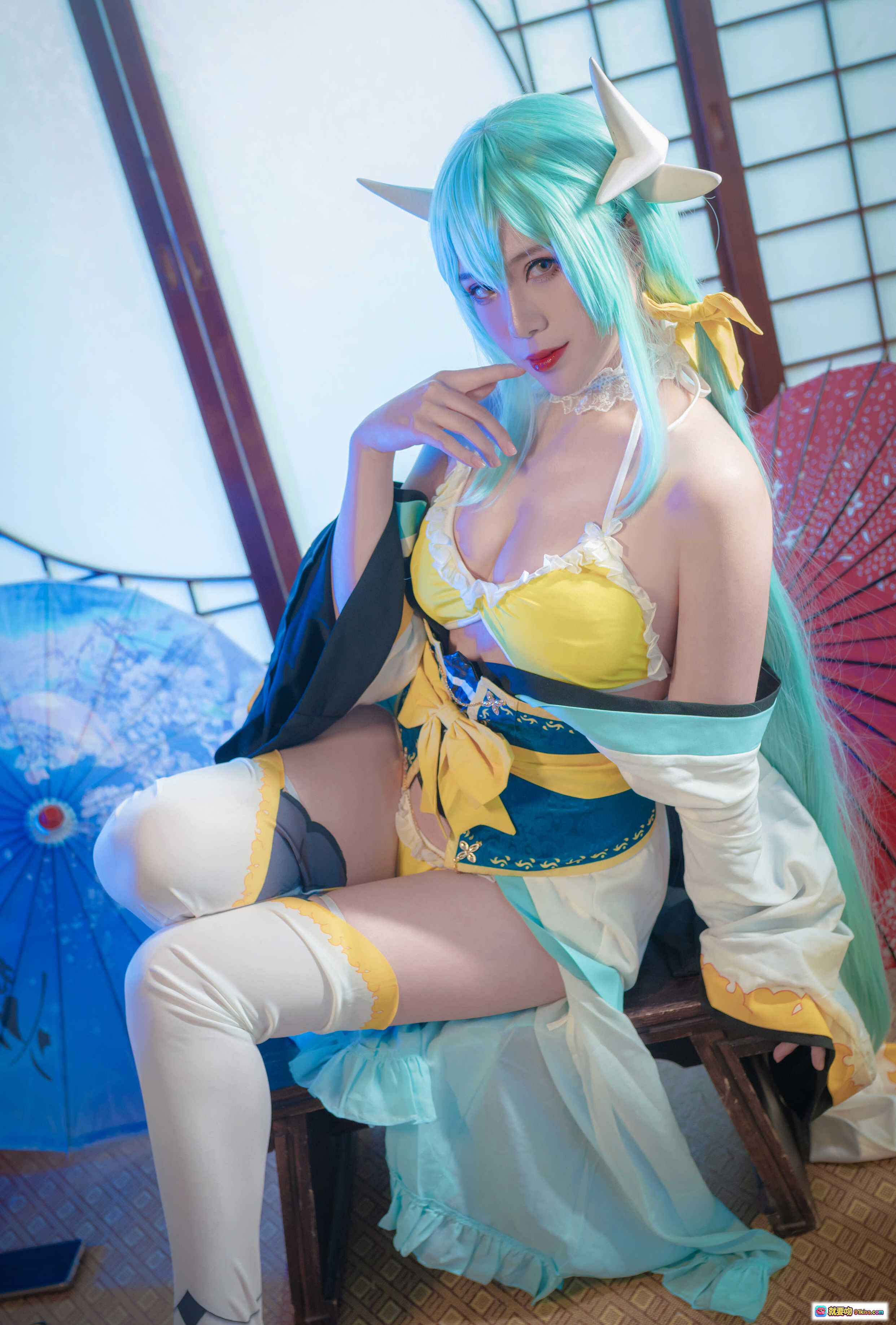 图片[1] - 羊大真人NO.005清姬泳装cosplay 美少女蓝发角饰黄白配色和风写真 18P高清图集 - 就要吻