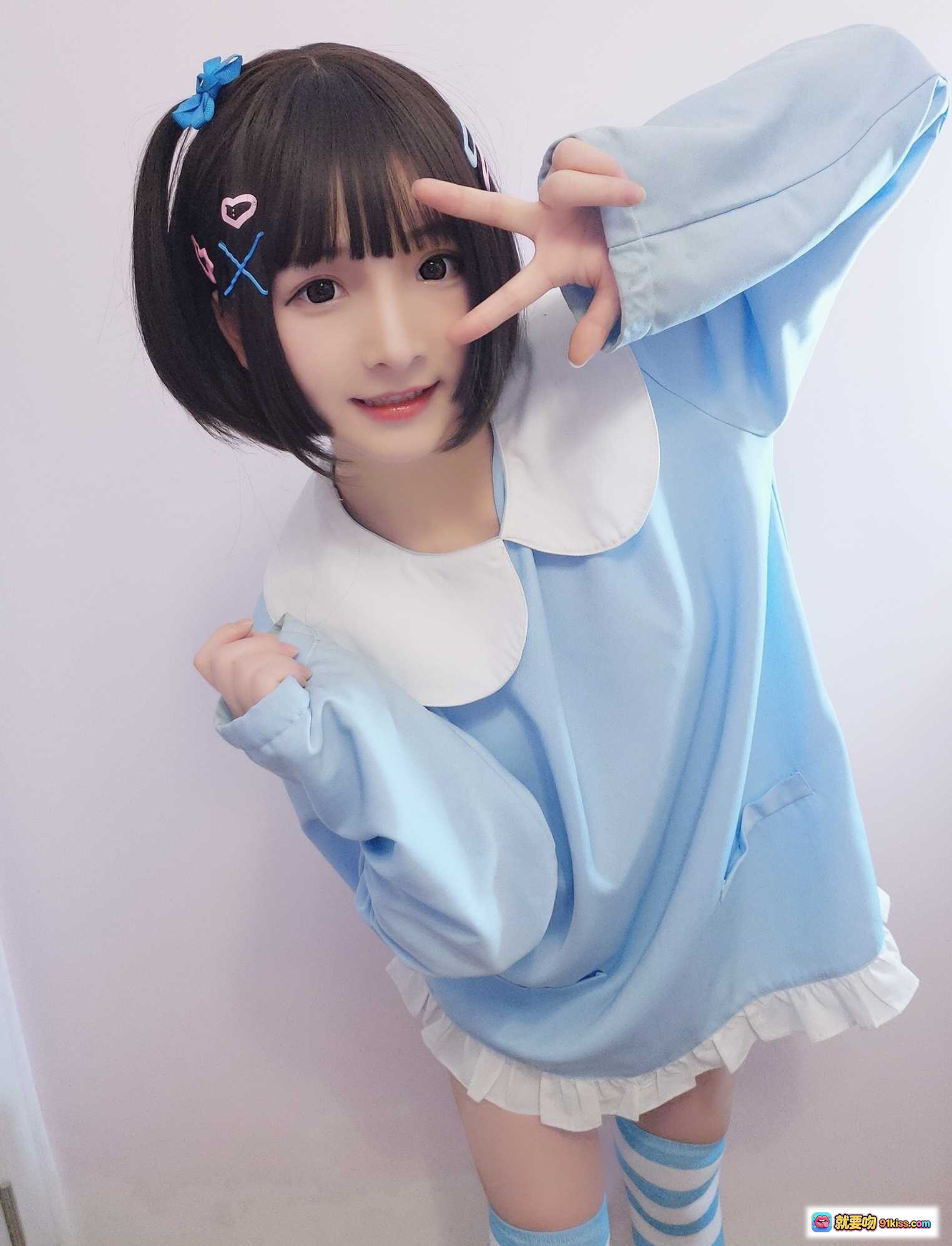 图片[4] - 古川NO.011古鸽幼稚园蓝白条纹袜萌系少女抱膝坐姿可爱写真 - 就要吻