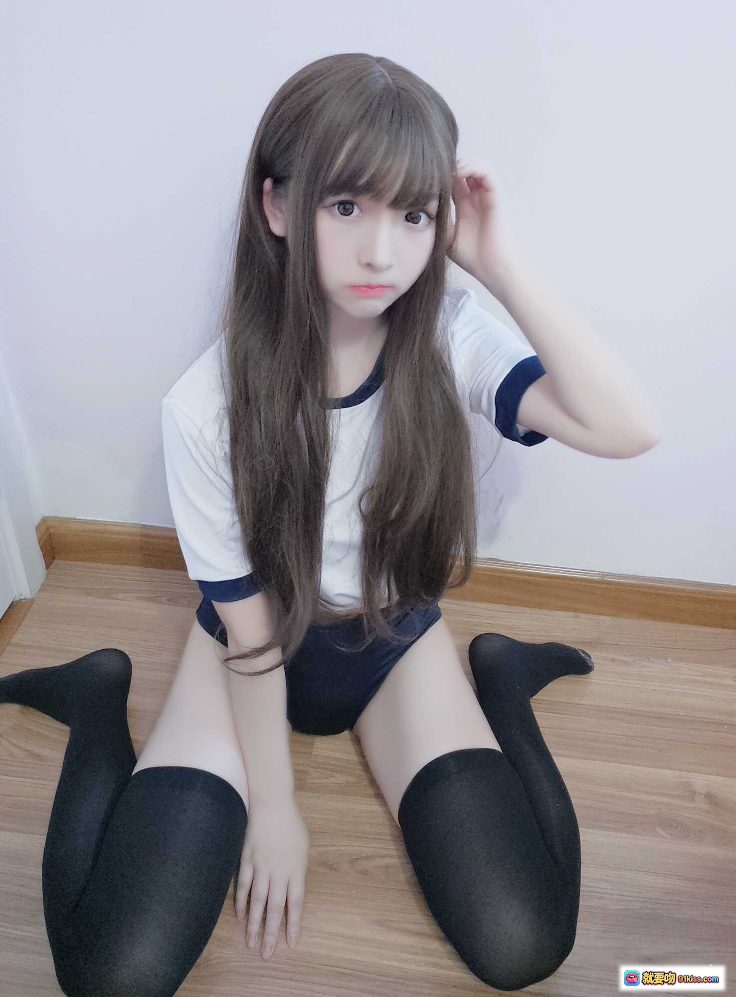 古川NO.025体操服写真 14P23MB 长发少女黑丝美腿坐姿可爱风 - 就要吻