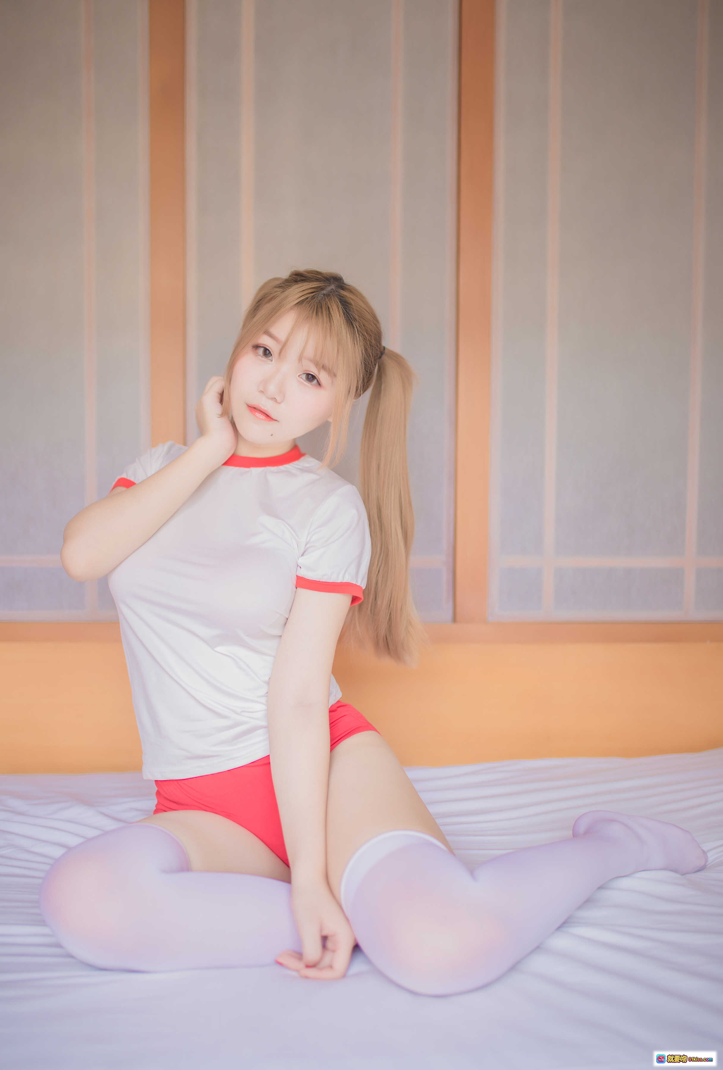 图片[7] - Yoko宅夏NO.009妹汤物语校服写真 黑丝美腿眼镜少女床上私房照 63P高清图集 - 就要吻