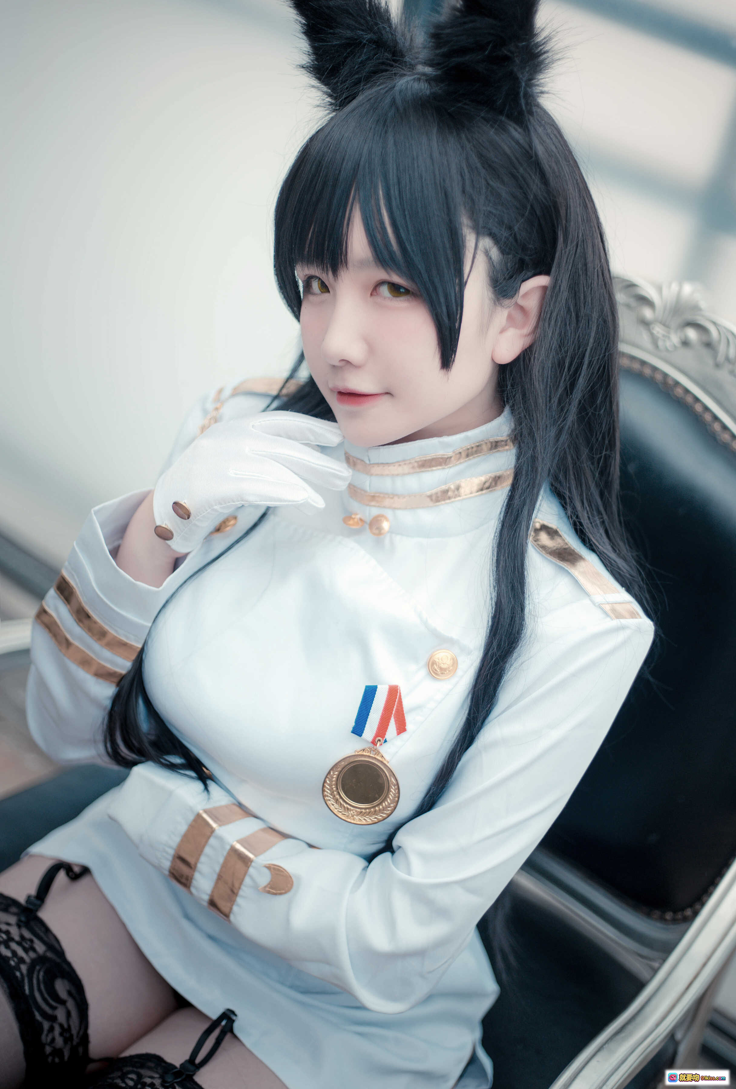 图片[2] - 阿半cos爱宕原皮制服猫耳少女写真24P高清图集微笑伸手窗边场景 - 就要吻