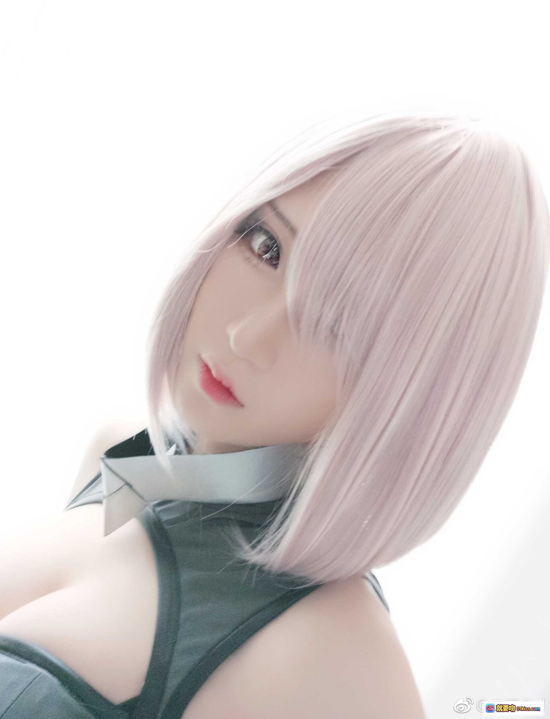 图片[7] - 腐团儿Cos玛修女仆装｜Fate/Grand Order角色扮演｜粉色短发黑裙蓝边｜精致妆容白头饰 - 就要吻