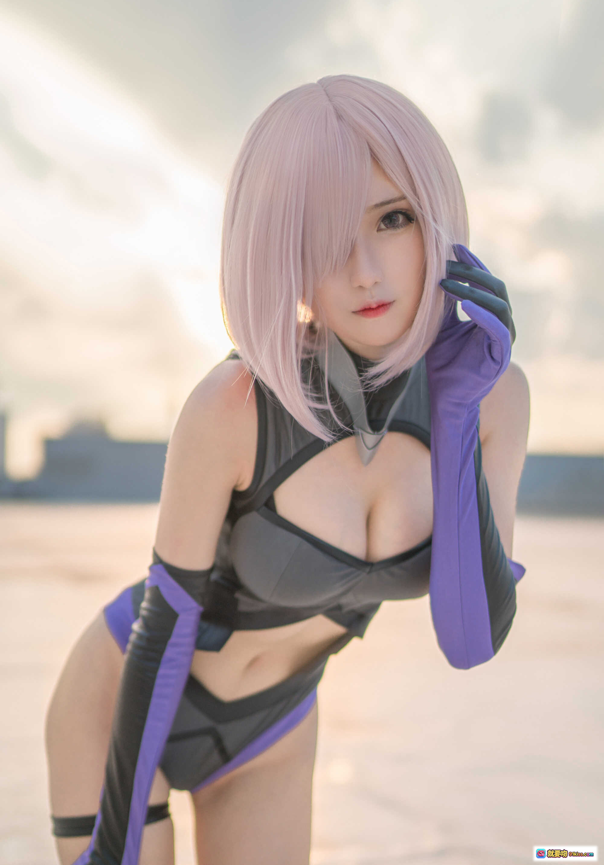 图片[5] - 腐团儿Cos玛修女仆装｜Fate/Grand Order角色扮演｜粉色短发黑裙蓝边｜精致妆容白头饰 - 就要吻